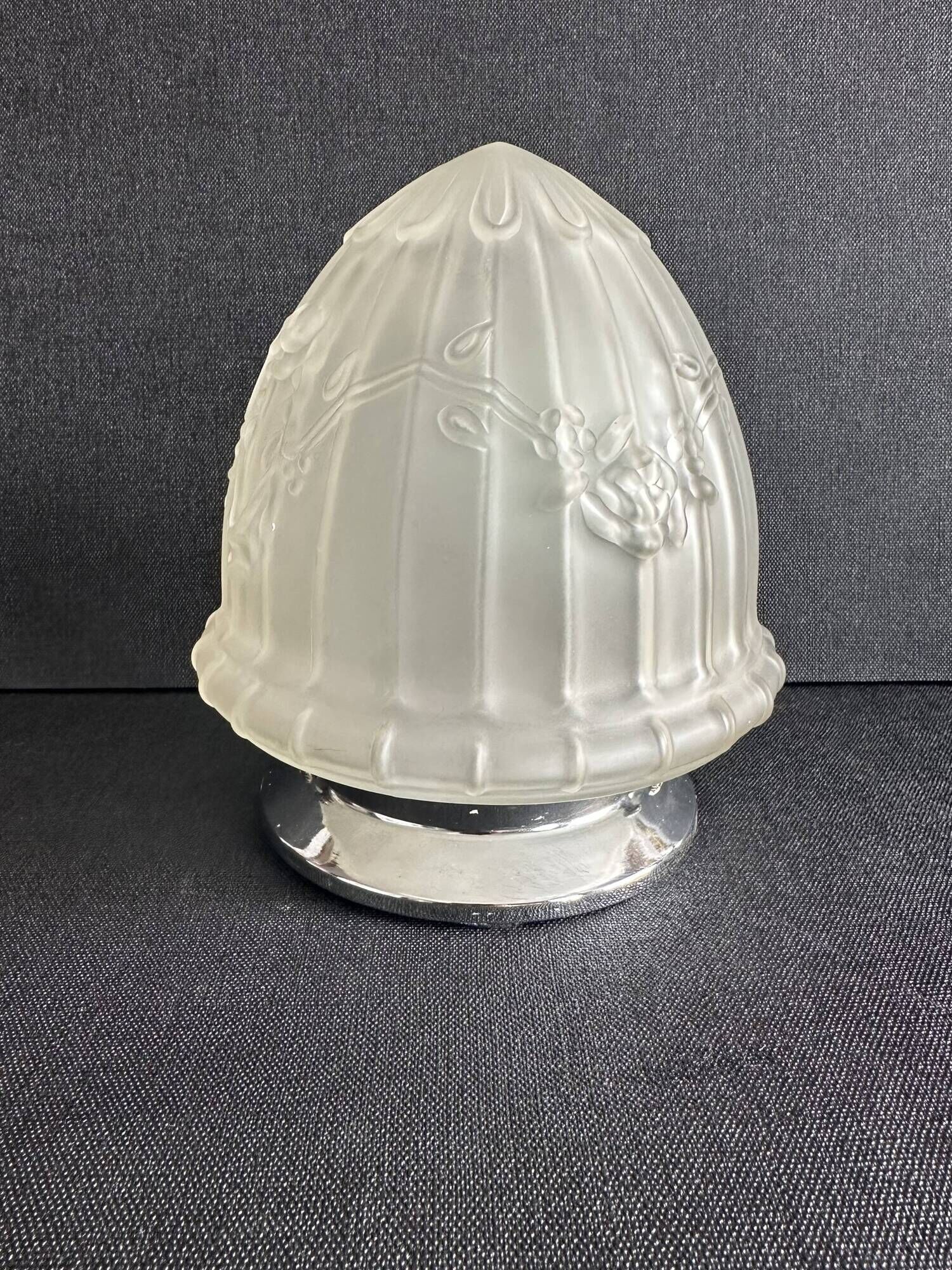 Small table lamp or Art Deco ceiling light from the 1930s in frosted glass.