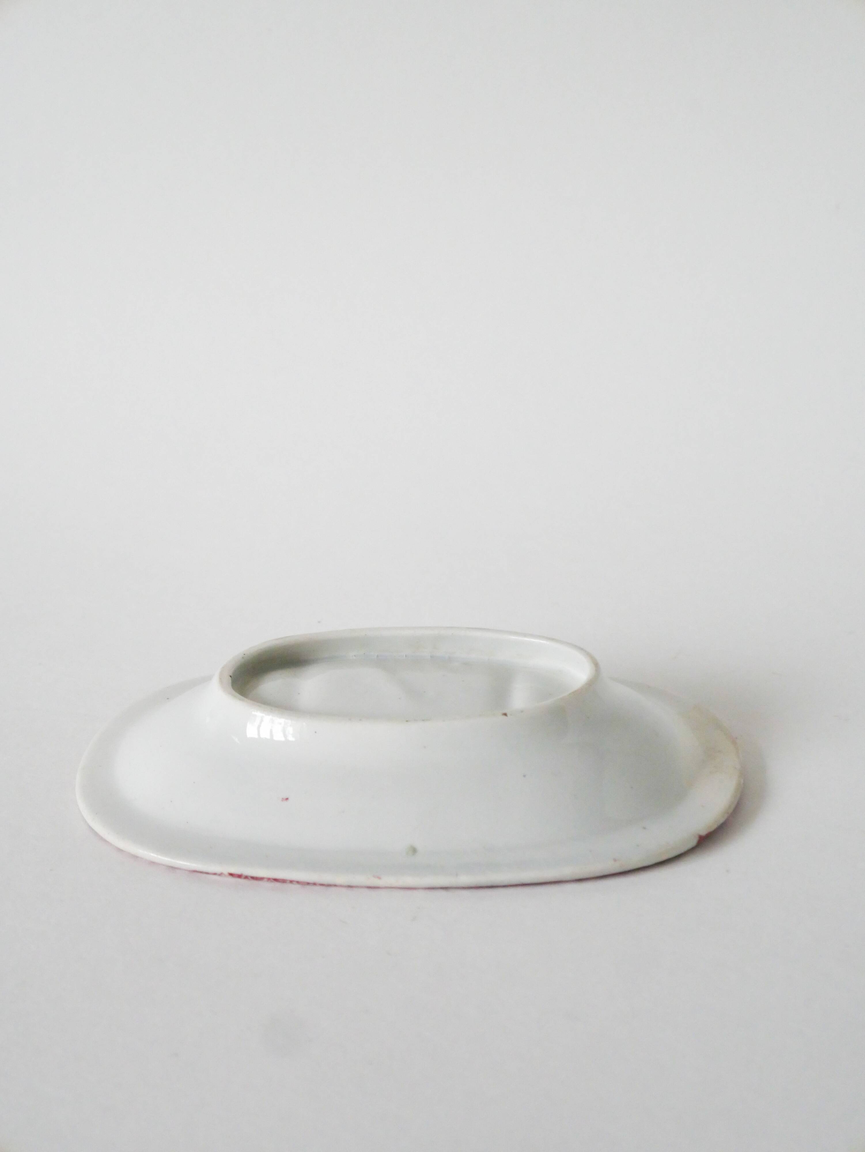 Small soap dish in Iron Earth, Pink, late 19th century