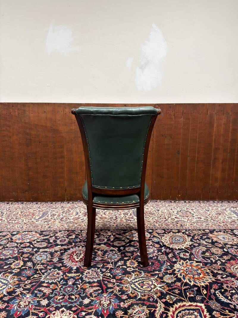 Fauteuil Chesterfield classique anglais