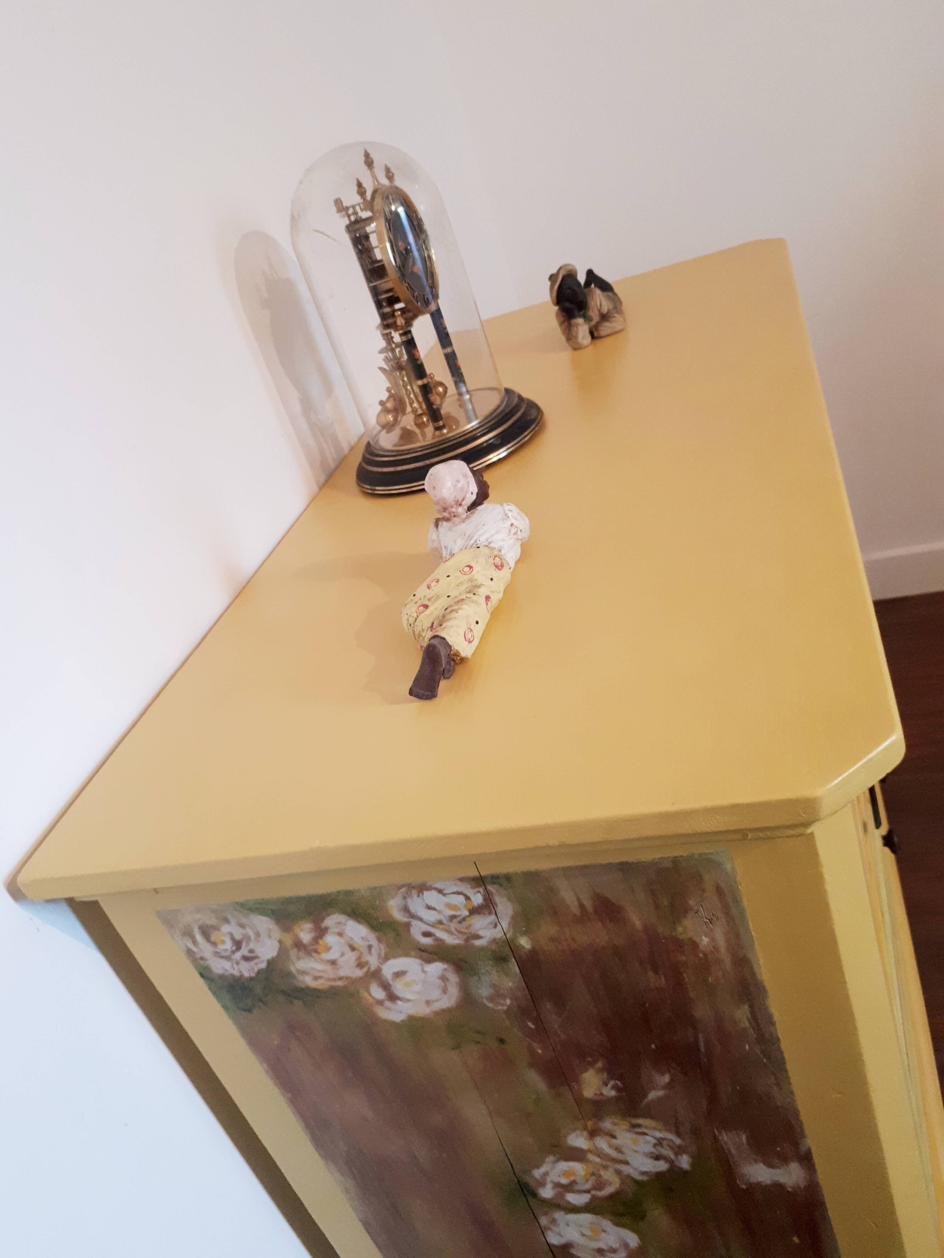 Yellow flower buffet