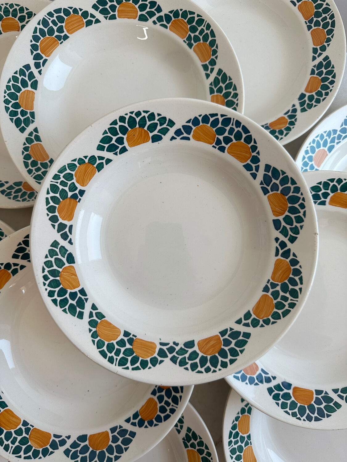 Set of hollow plates Givors France