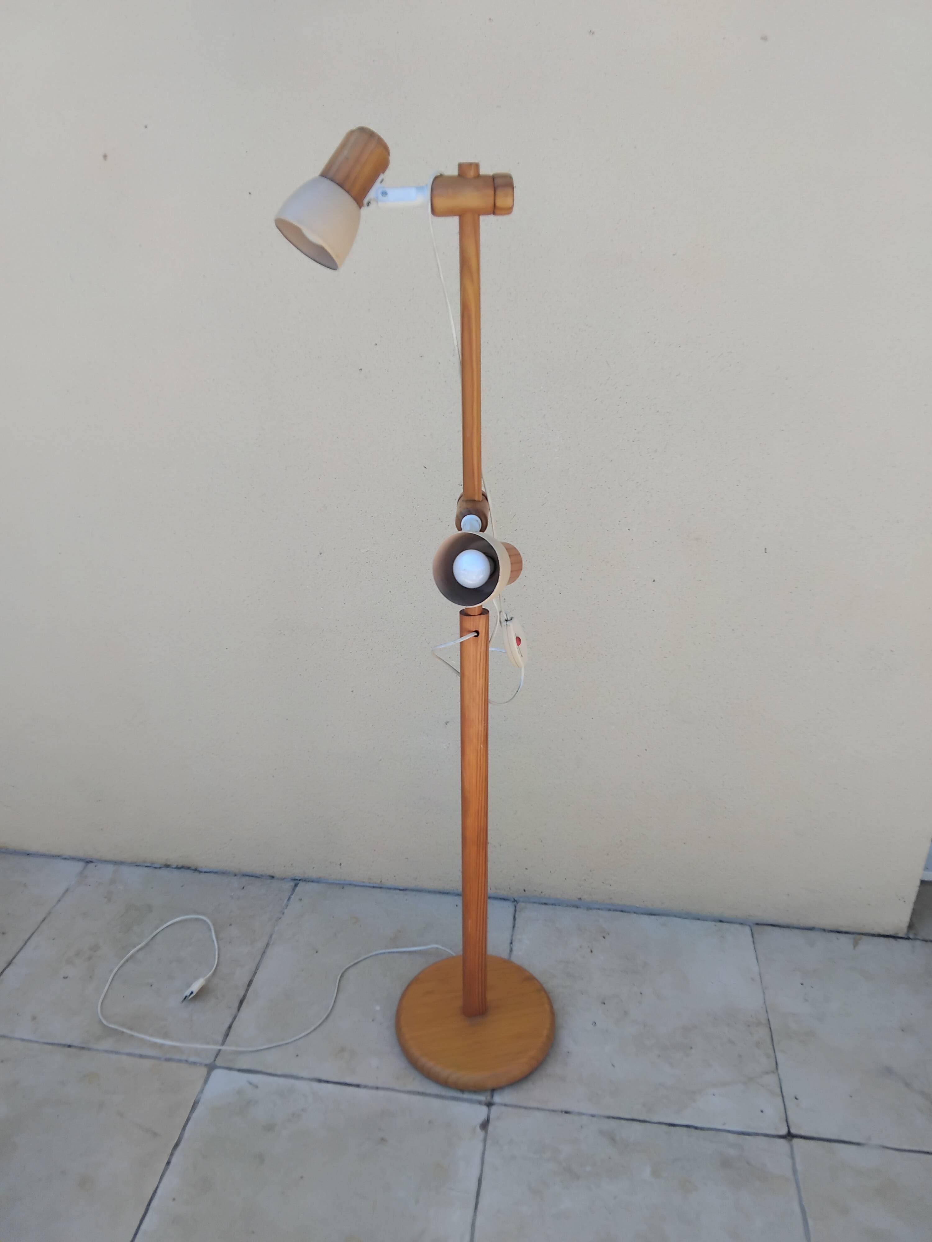 Vintage Mid-Century floor lamp from the 1970s.