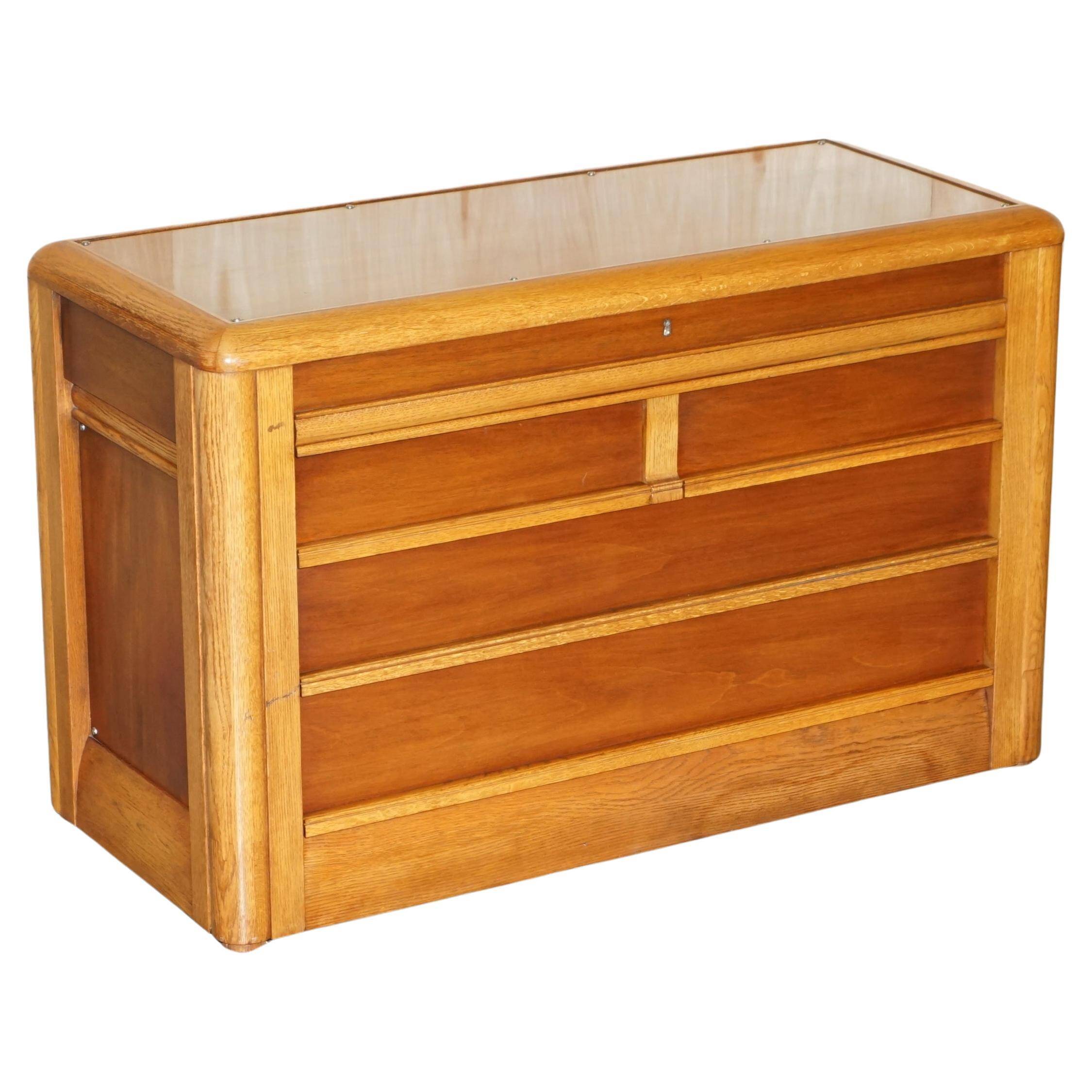Ralph Lauren furniture in American mahogany and oak - chest of drawers