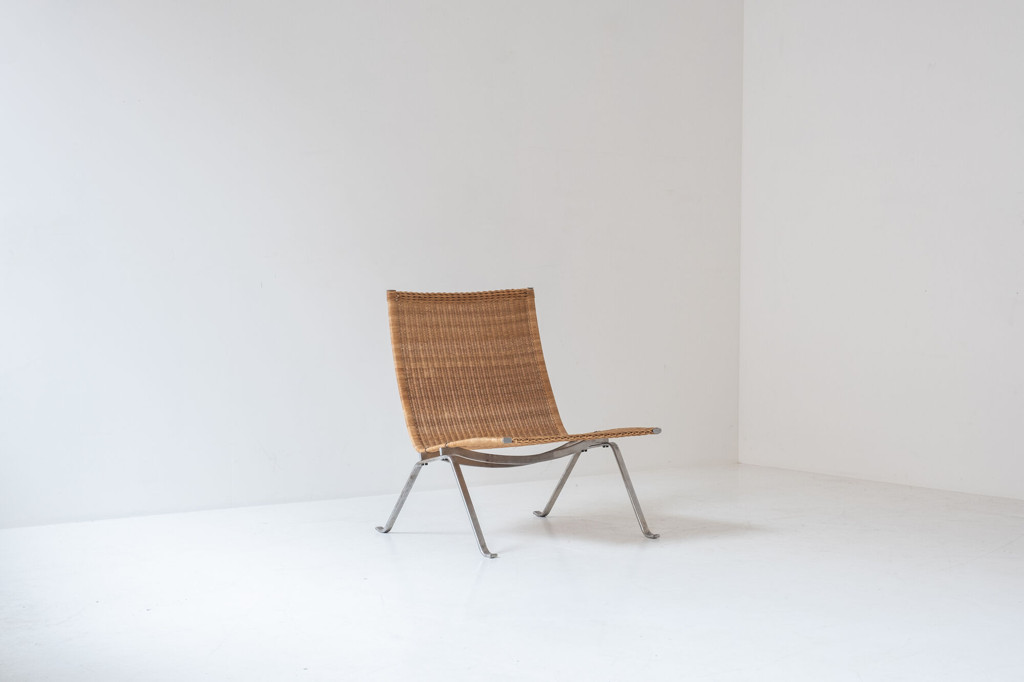 Early edition PK22 by Poul Kjaerholm for E. Kold Christensen, Denmark 1956.