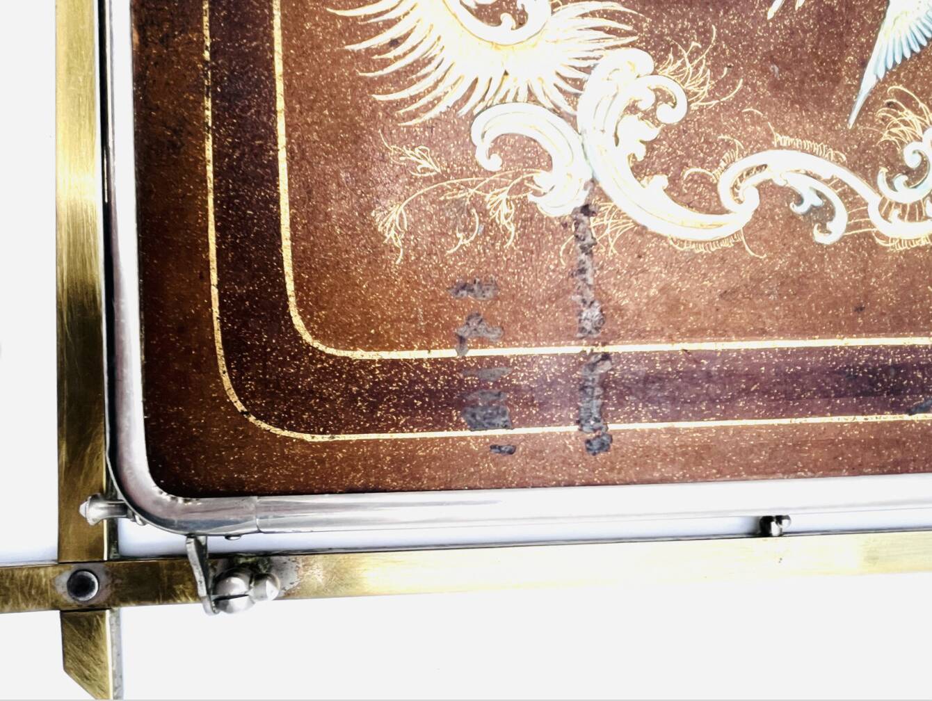 Triptych barber mirror in brass and engraved leather