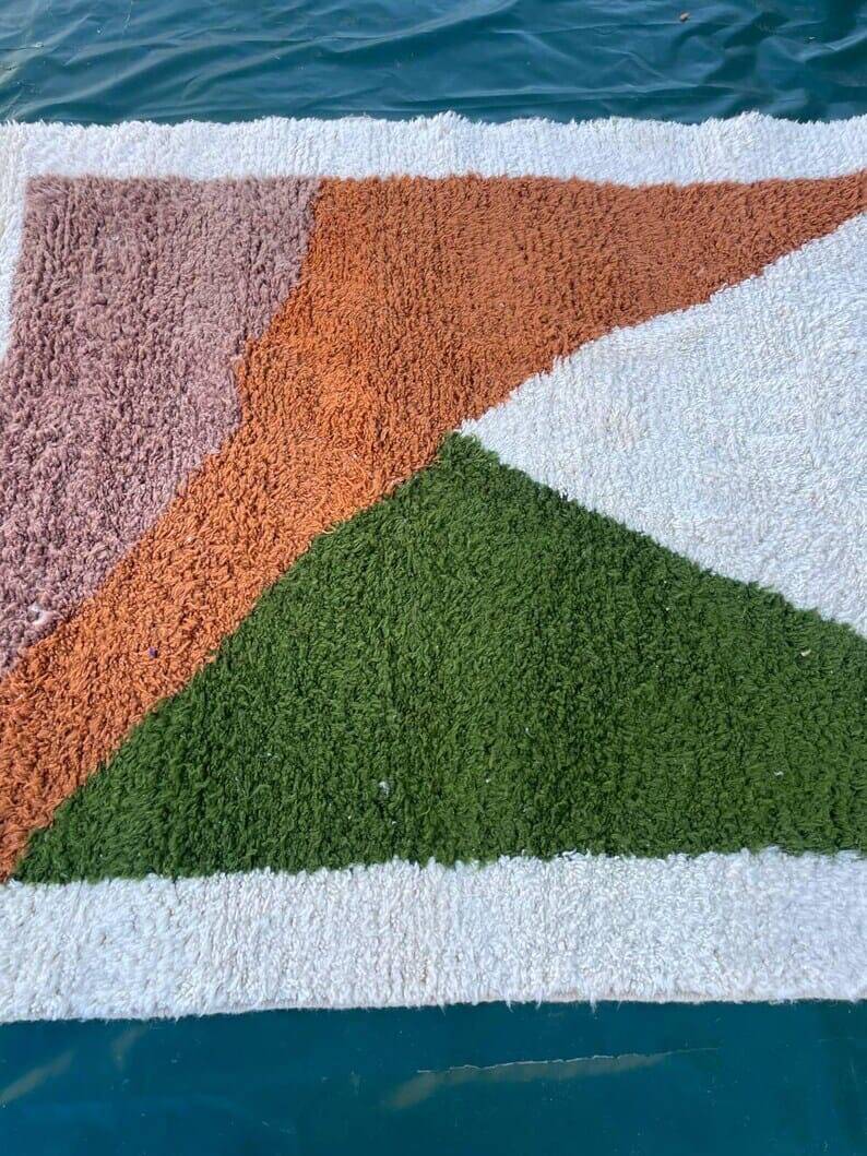 Handwoven wool Berber rug size 1.5/2.5 m