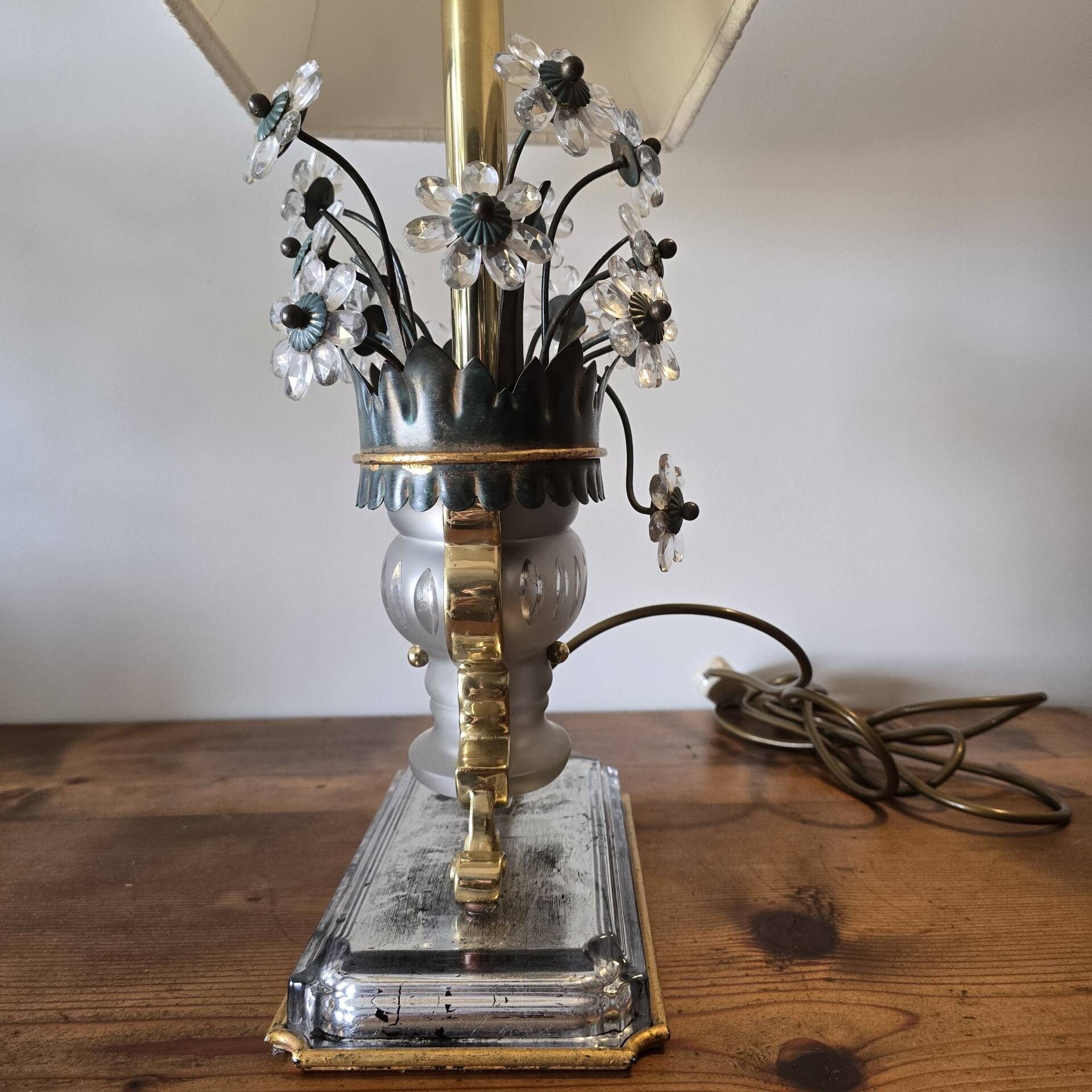 Table lamp