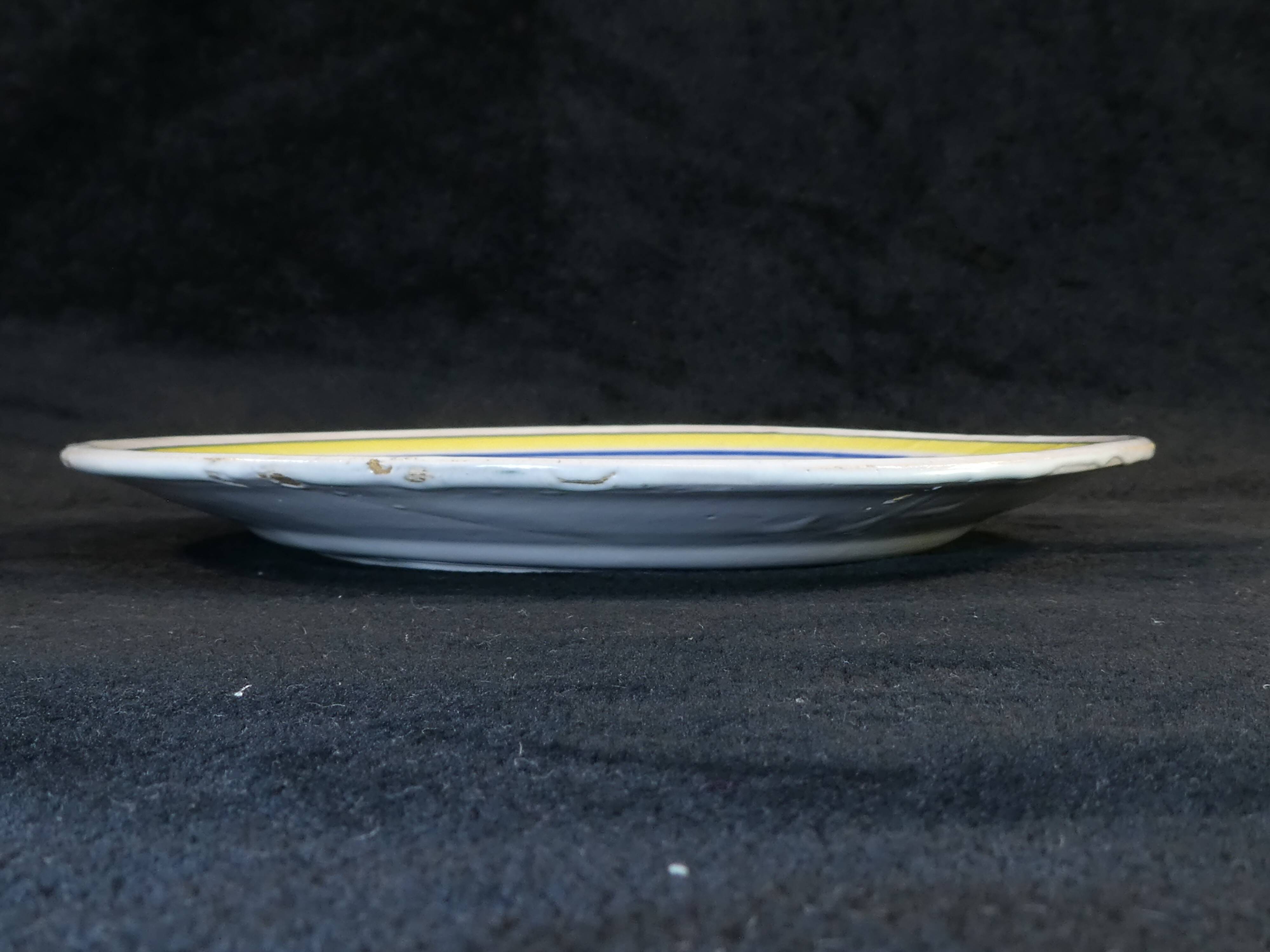 Plate in faience hr quimper breton décor