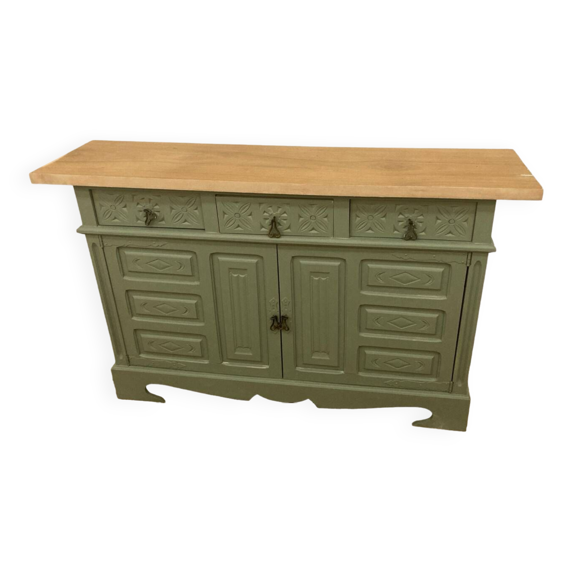 Convenient sideboard