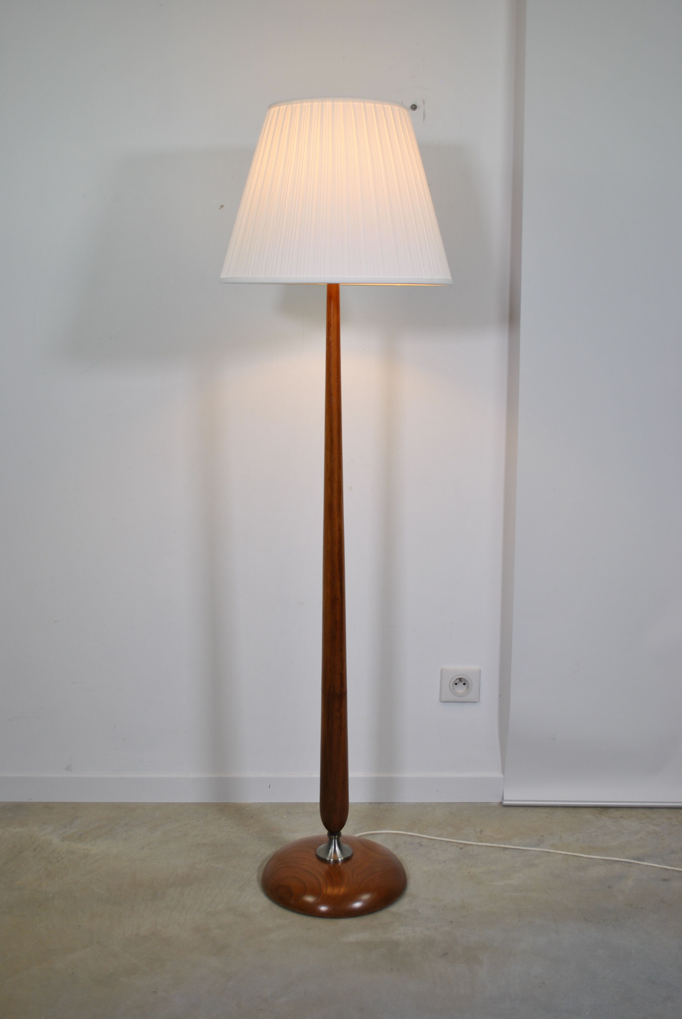 Wood floor lamp 1970