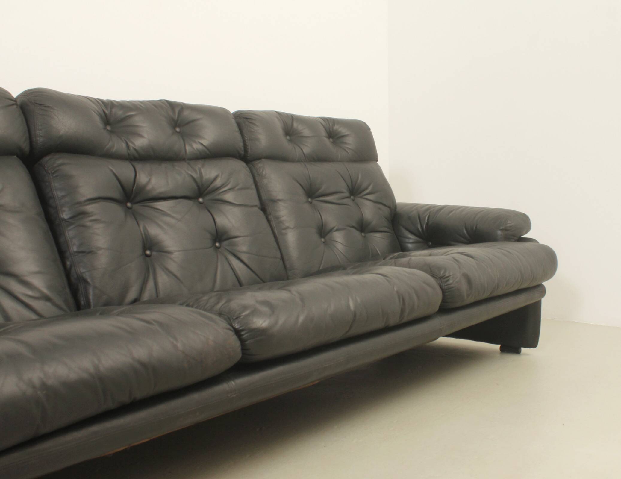 Three-seater Coronado sofa by Tobia Scarpa for B&B, Italy, 1966.