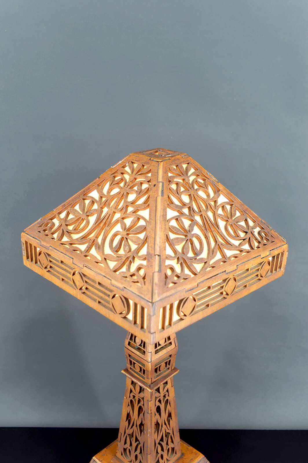 Important Carved Wood Lamp, USA, A&C, Prairie School, c. 1900-1920