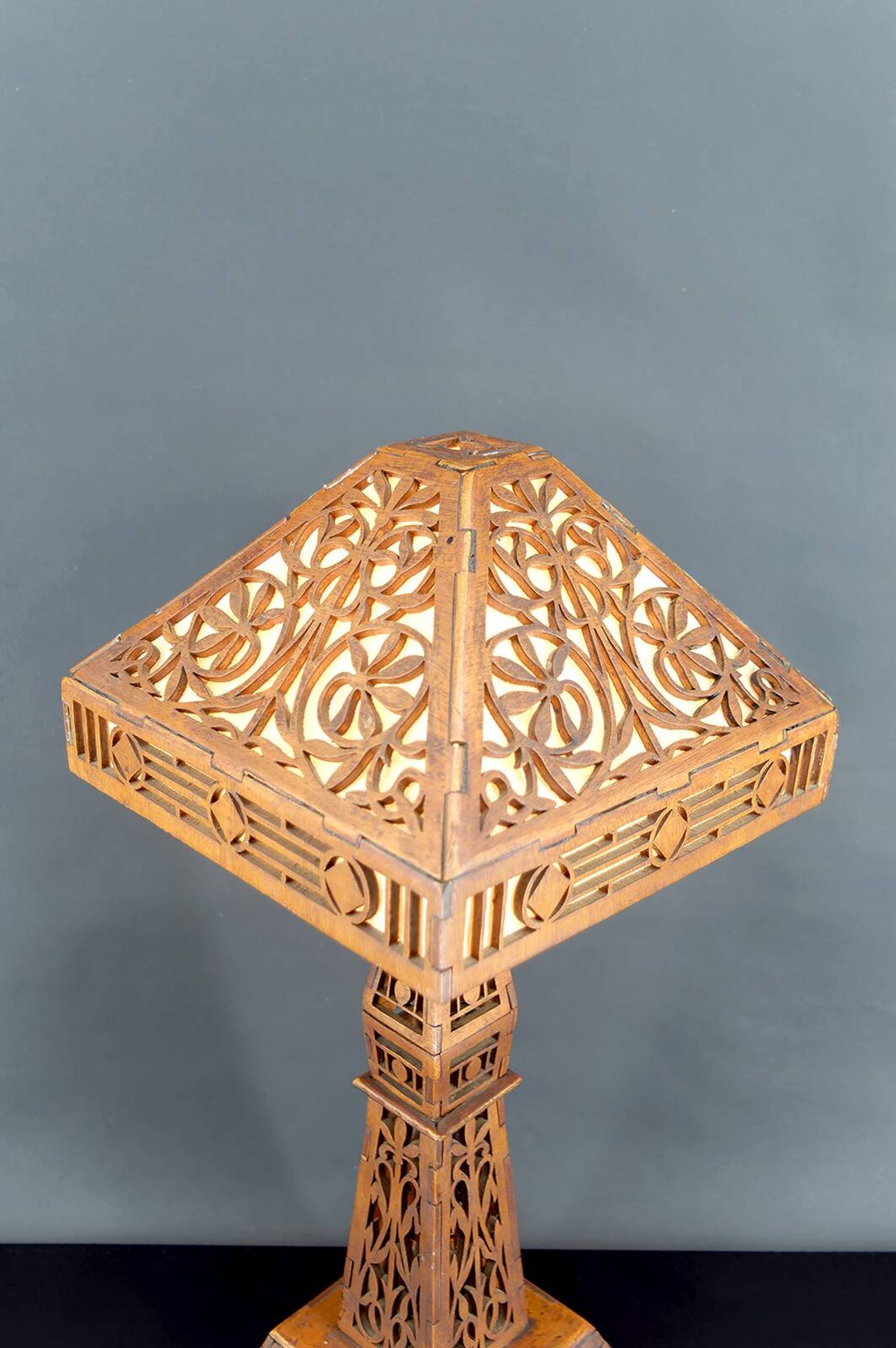 Important Carved Wood Lamp, USA, A&C, Prairie School, c. 1900-1920