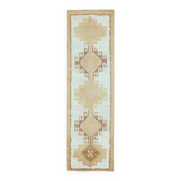 1970s Turkish Hand-Knotted Wool Cotton White Runner Rug 92x322