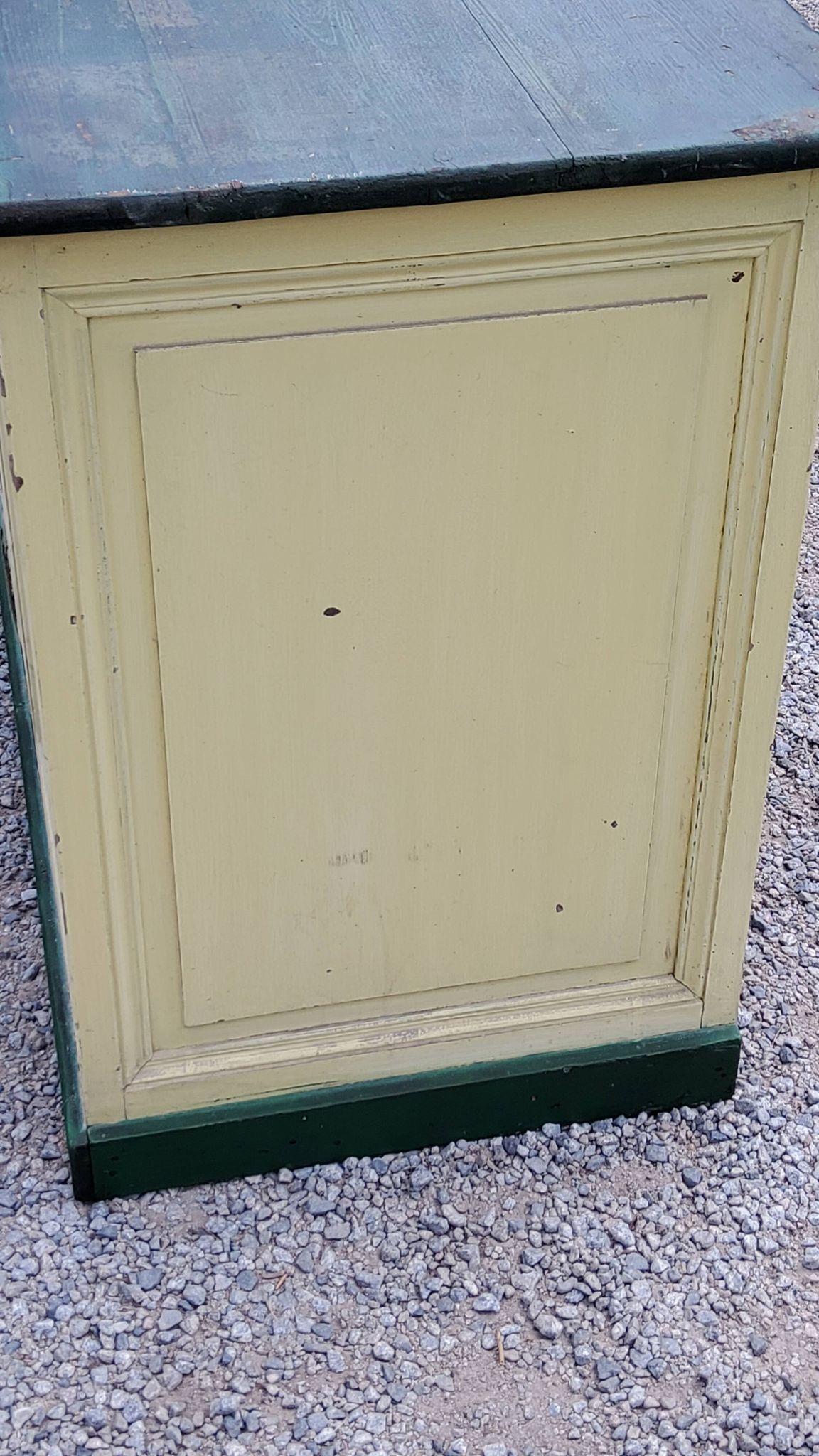 Late 19th century grocery counter in green and yellow patina painted wood
