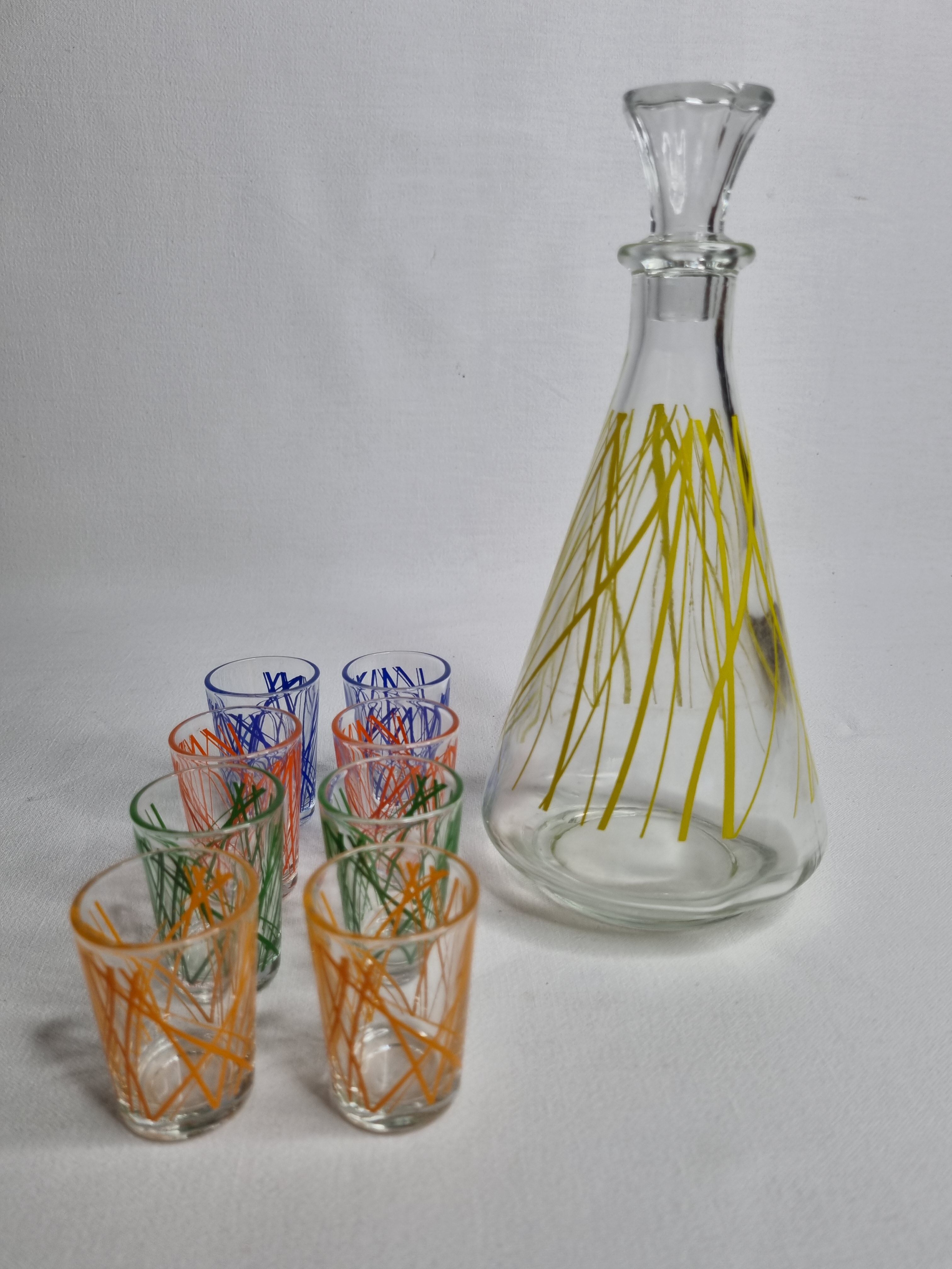 Vintage "BVB France" liquor service with colourful modernist décor