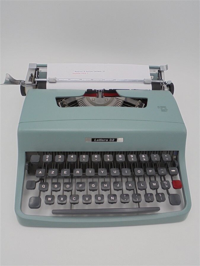 Machine à écrire Olivetti Lettera 32