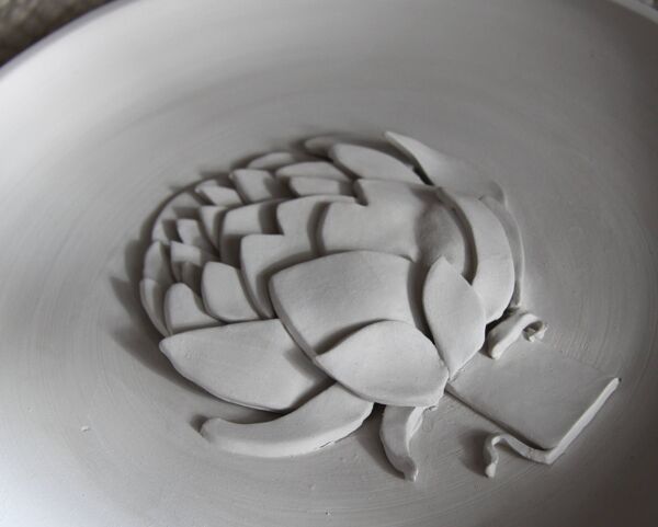 Centre de table en faïence blanche