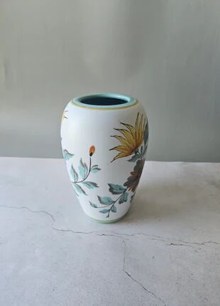 Vintage vase Flora Gouda Holland - Model Viola hand-painted