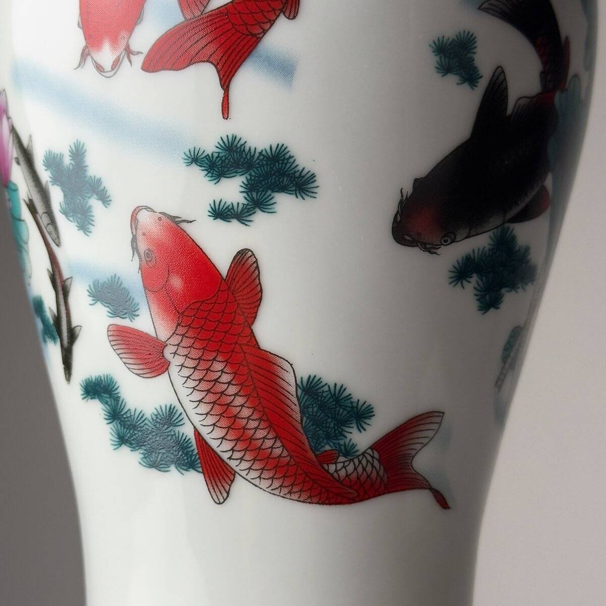 Vintage Chinese export porcelain vase, China, 1970s