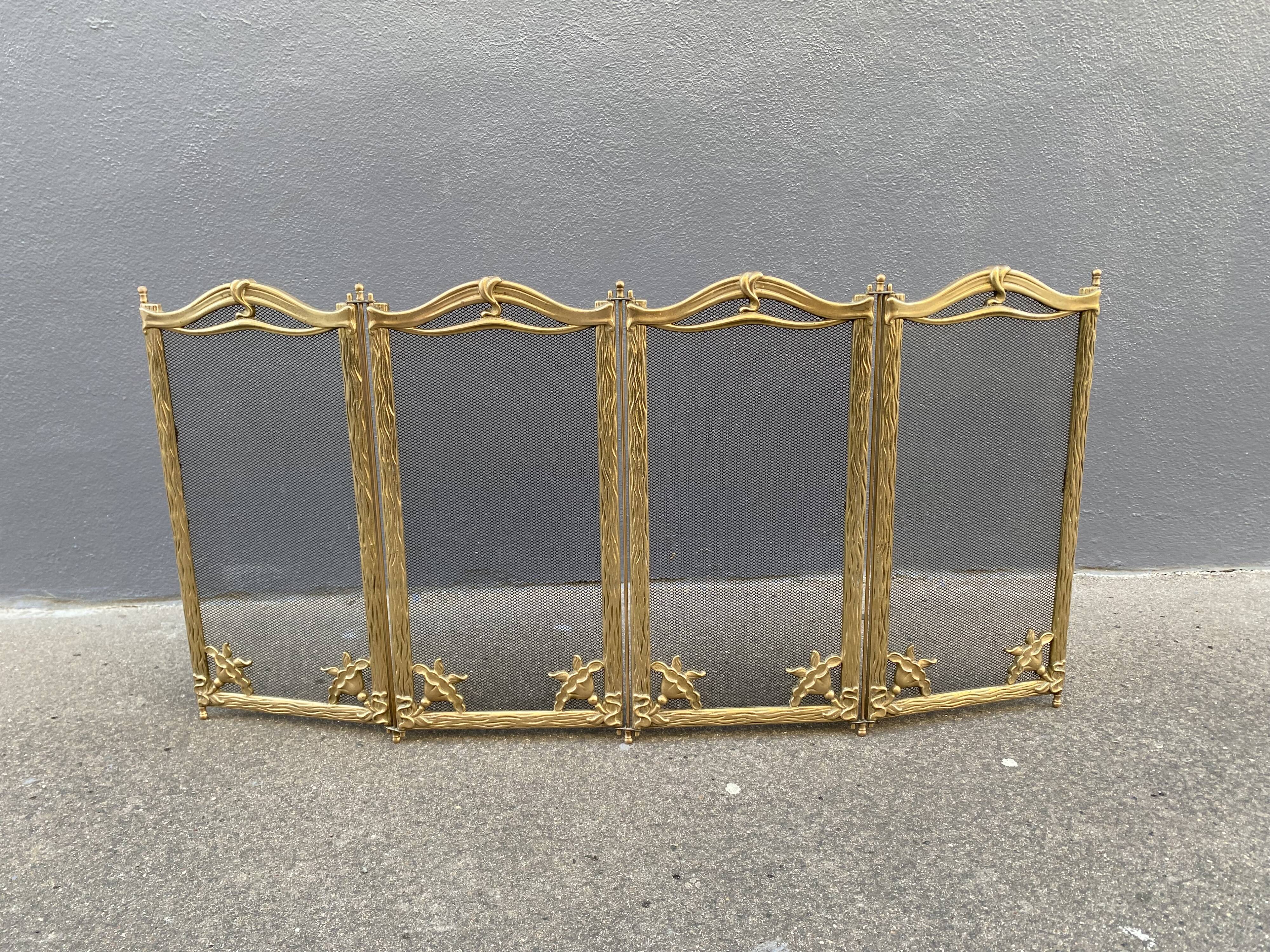 Brass fireplace fire screen 1900, French art nouveau spark screen with 4 shutters