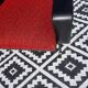 Fauteuils vintage rouge et noir, les 2