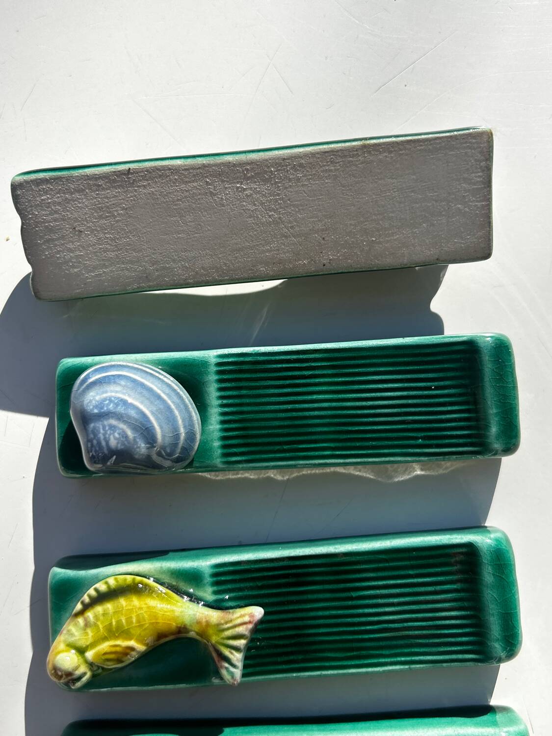 Barbotine knife holder