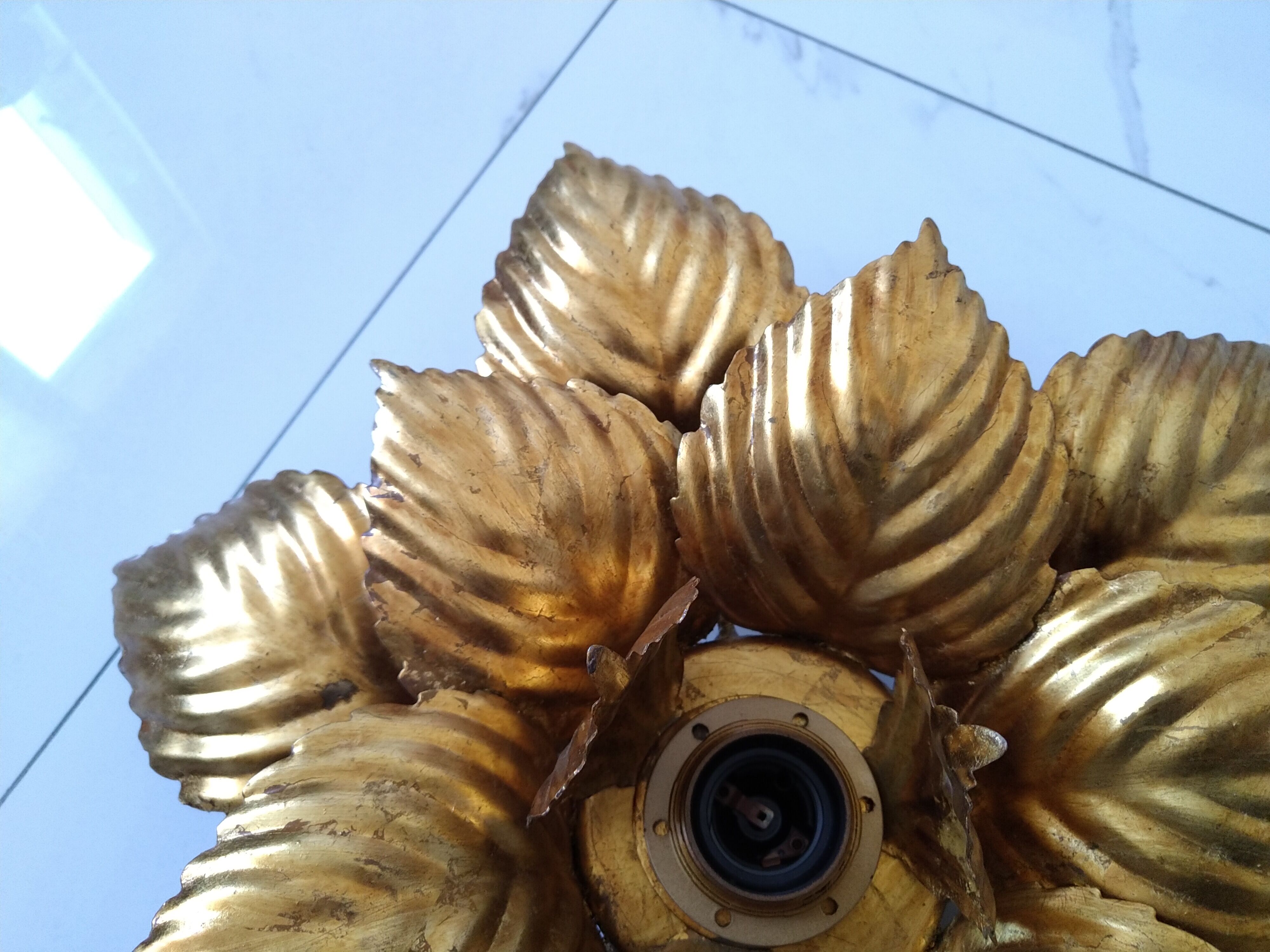 Flower masca ceiling