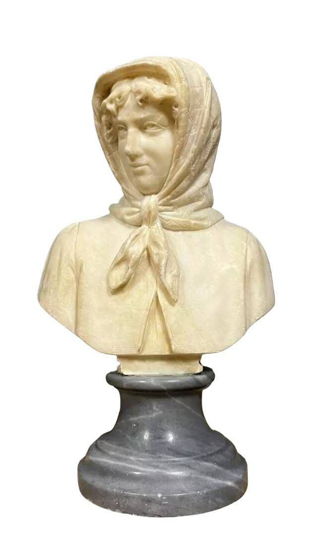 Italian sculpture in alabaster and marble, 20th century.