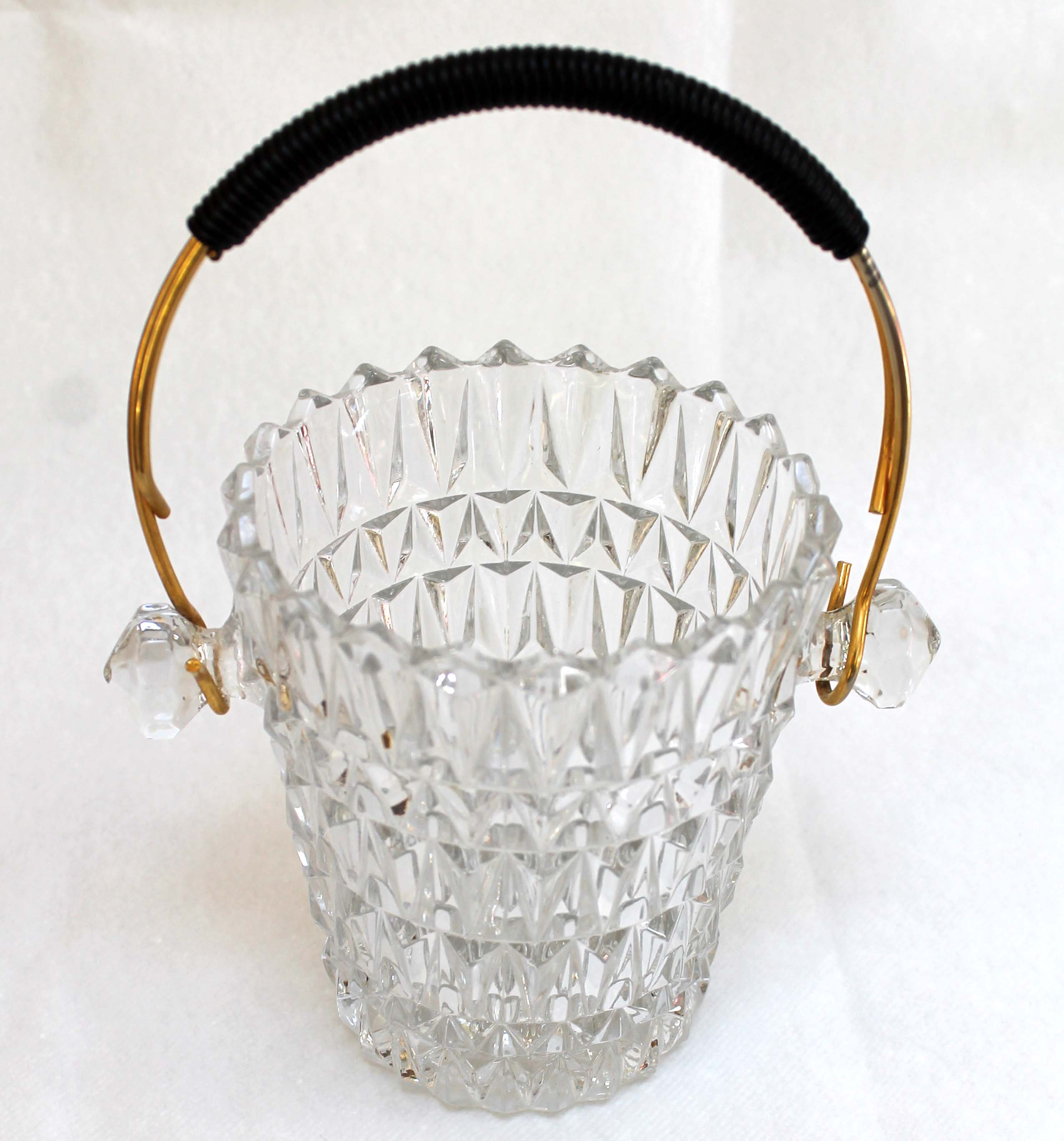 Ice bucket