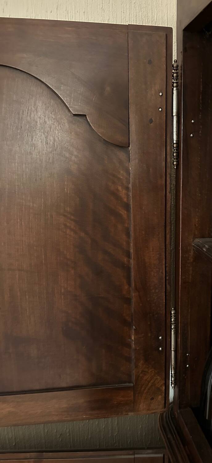 Double-bodied buffet in Louis XV style