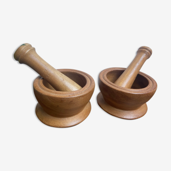 2 wooden mortars and pestles