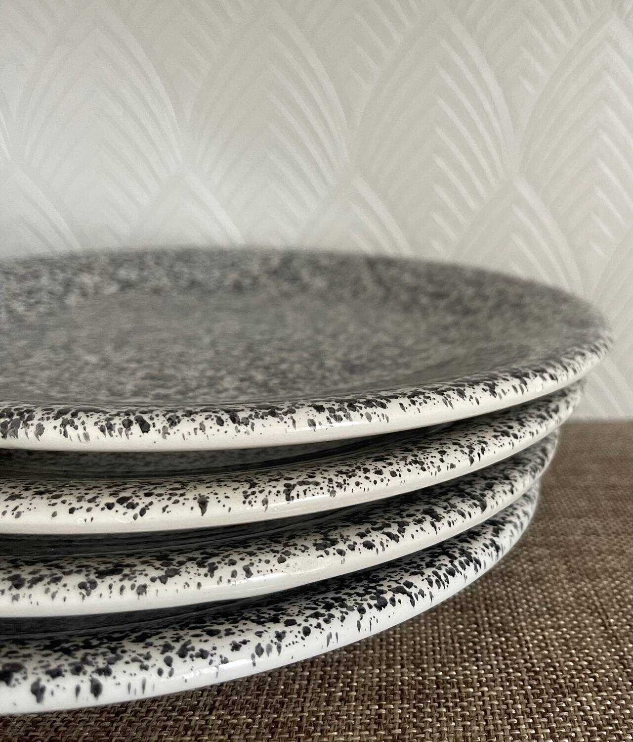 4 Castelforte dessert plates.