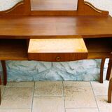 Hairdresser dating from the 50s