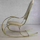 Rocking chair années 60 en laiton et simili cuir écru