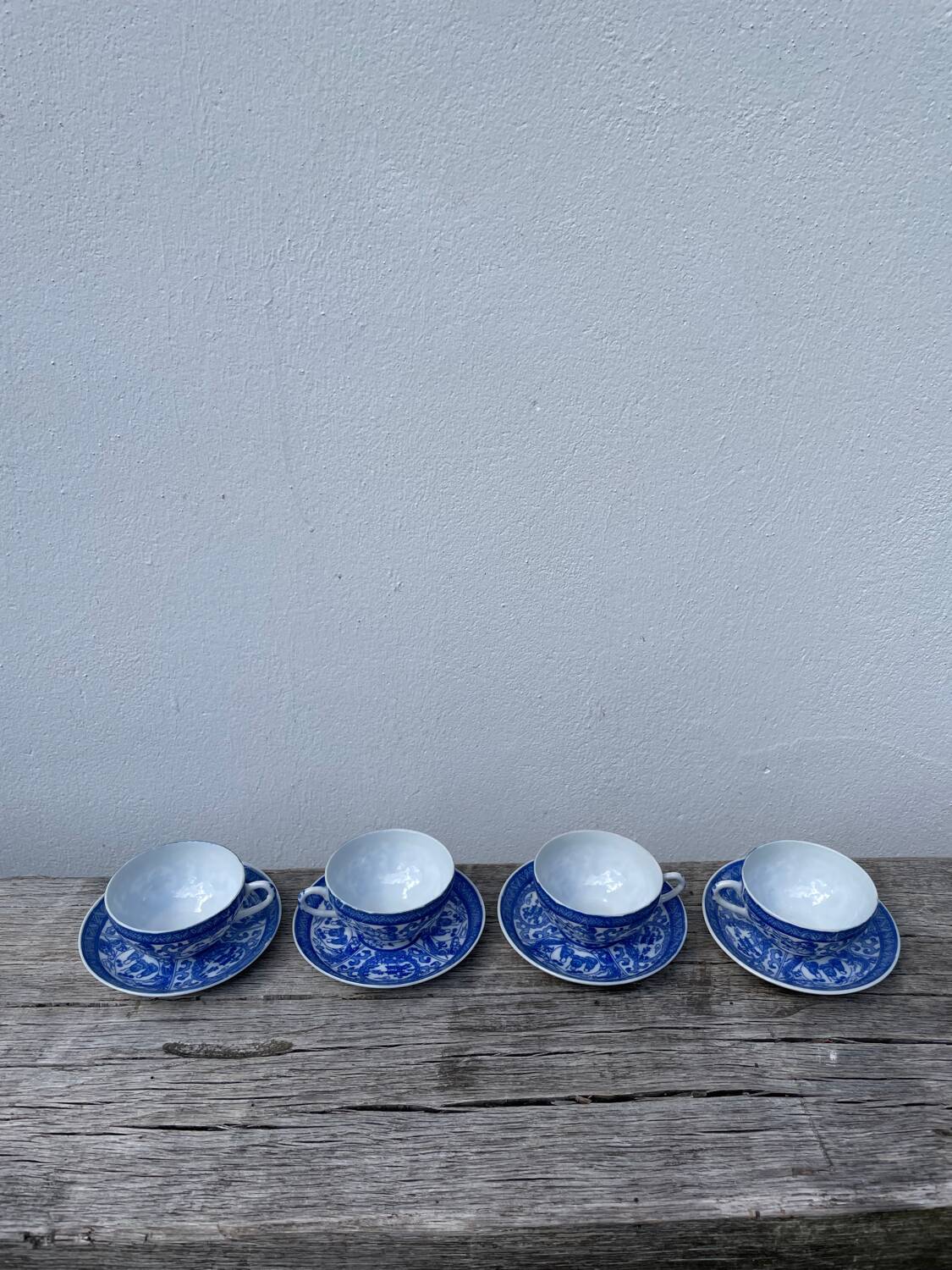 4 tasses porcelaine bleu Japon