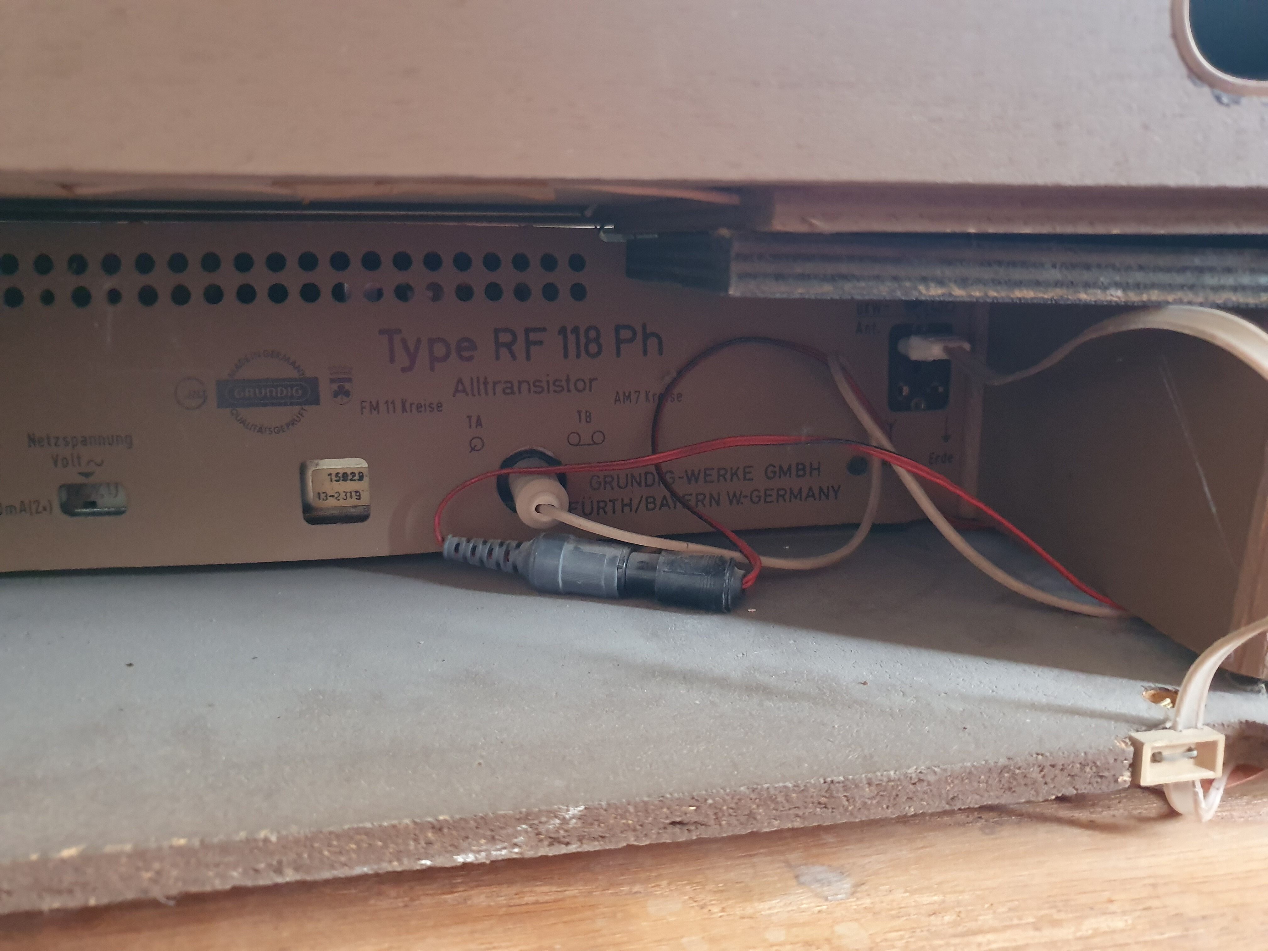 Combined vinyl platinum and vintage radio Grundig