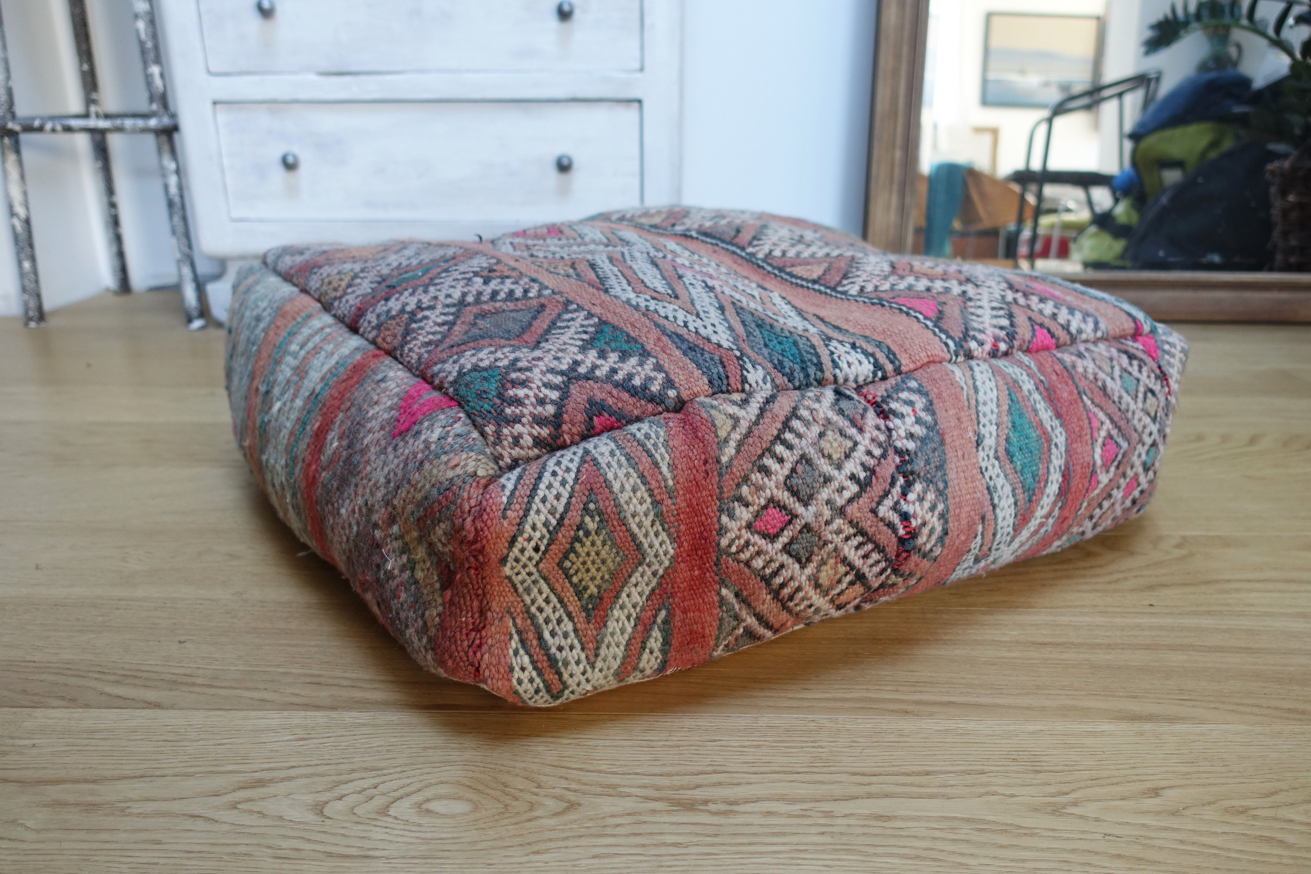 Vintage beni ouarain pouf