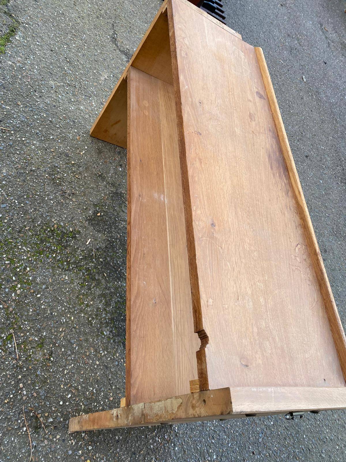 Vintage Scandinavian bookshelf in solid oak from the 1980s.