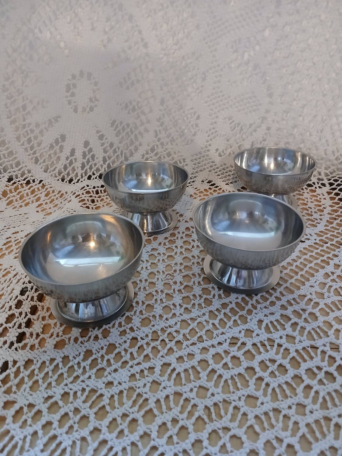 4 stainless steel ice cream/sorbet cups