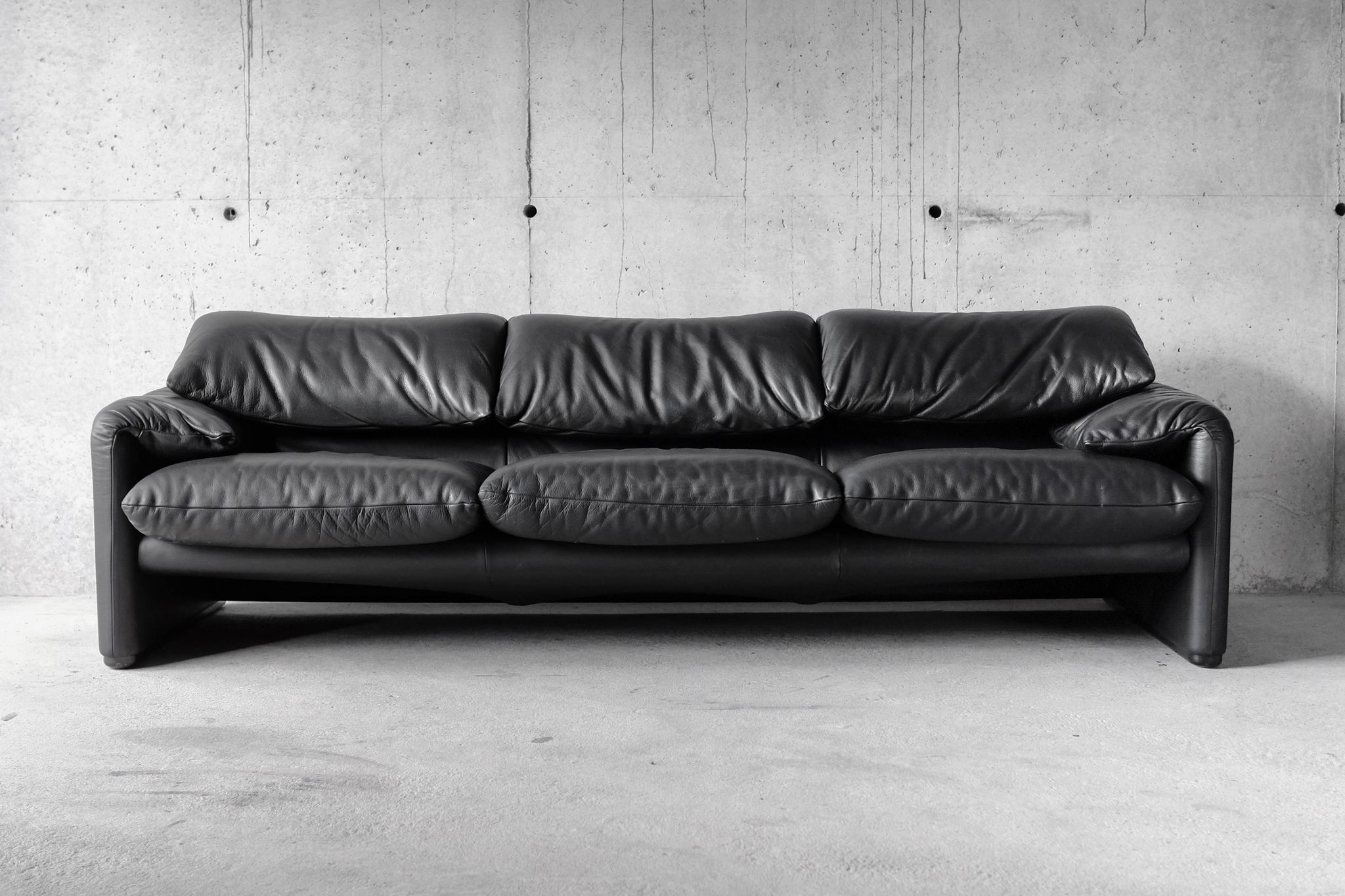 Maralunga black leather sofa 3 seater, Vico Magistretti for Cassina