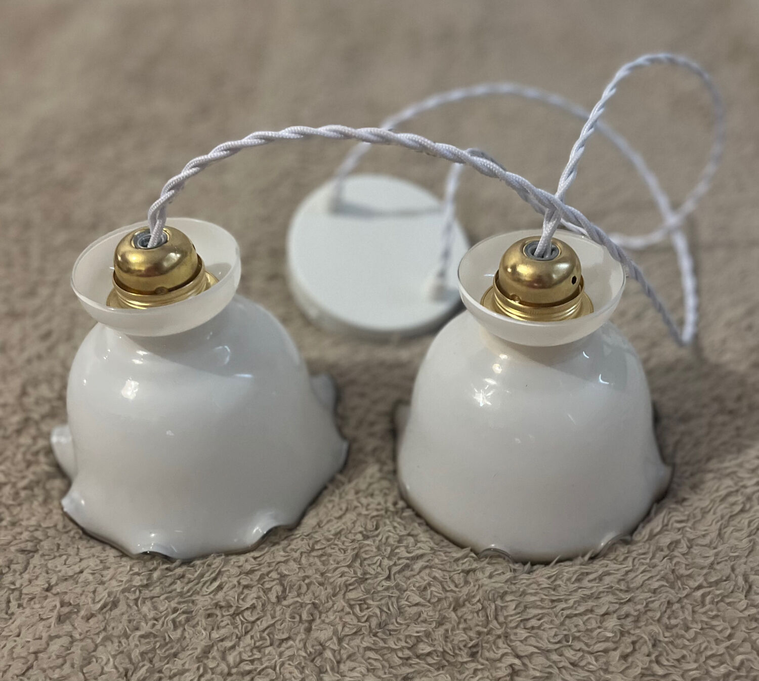 Suspension fleur double en opaline