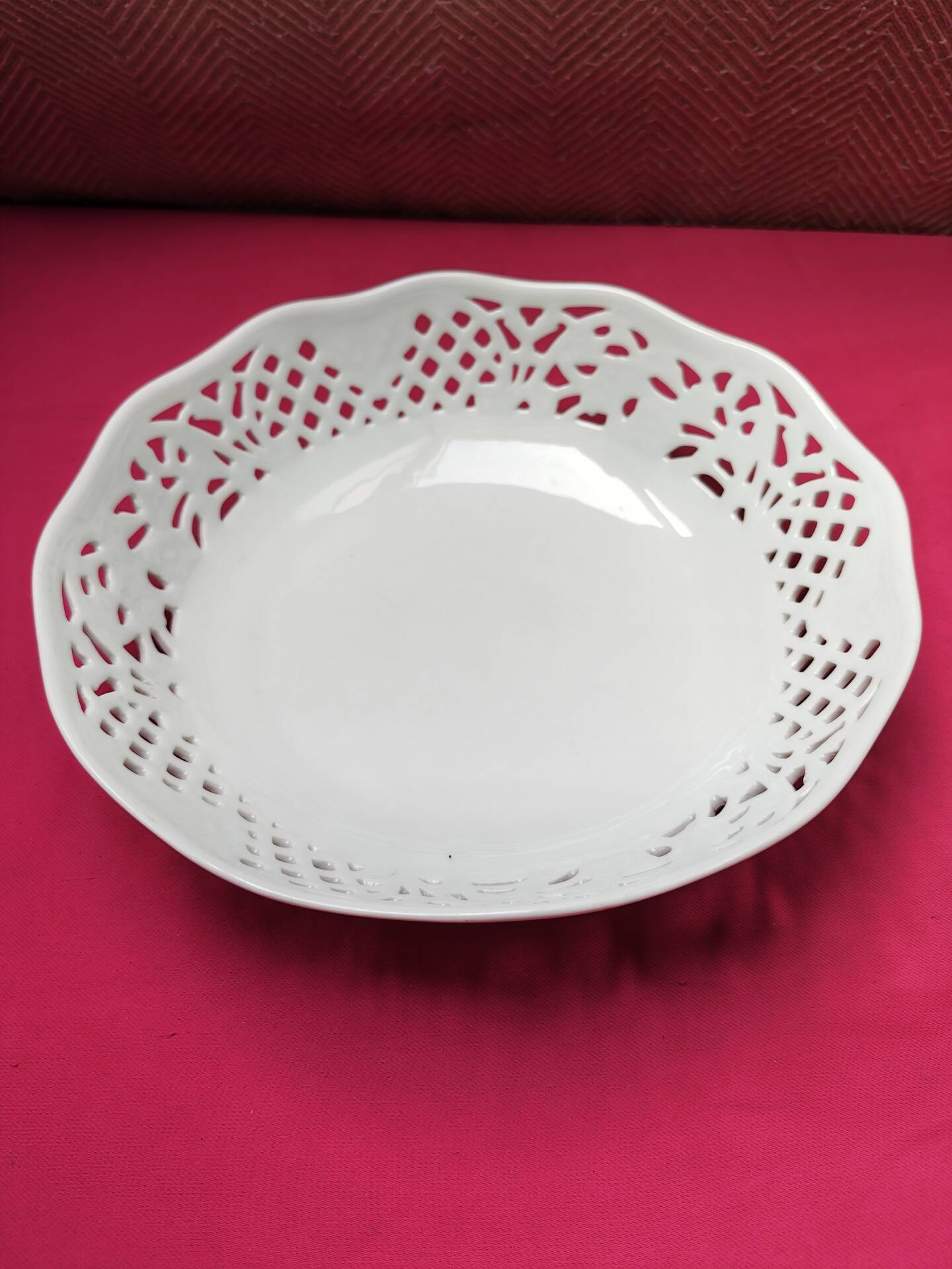 Openwork fruit bowl in white porcelain Form Marienbad Ingres Wei