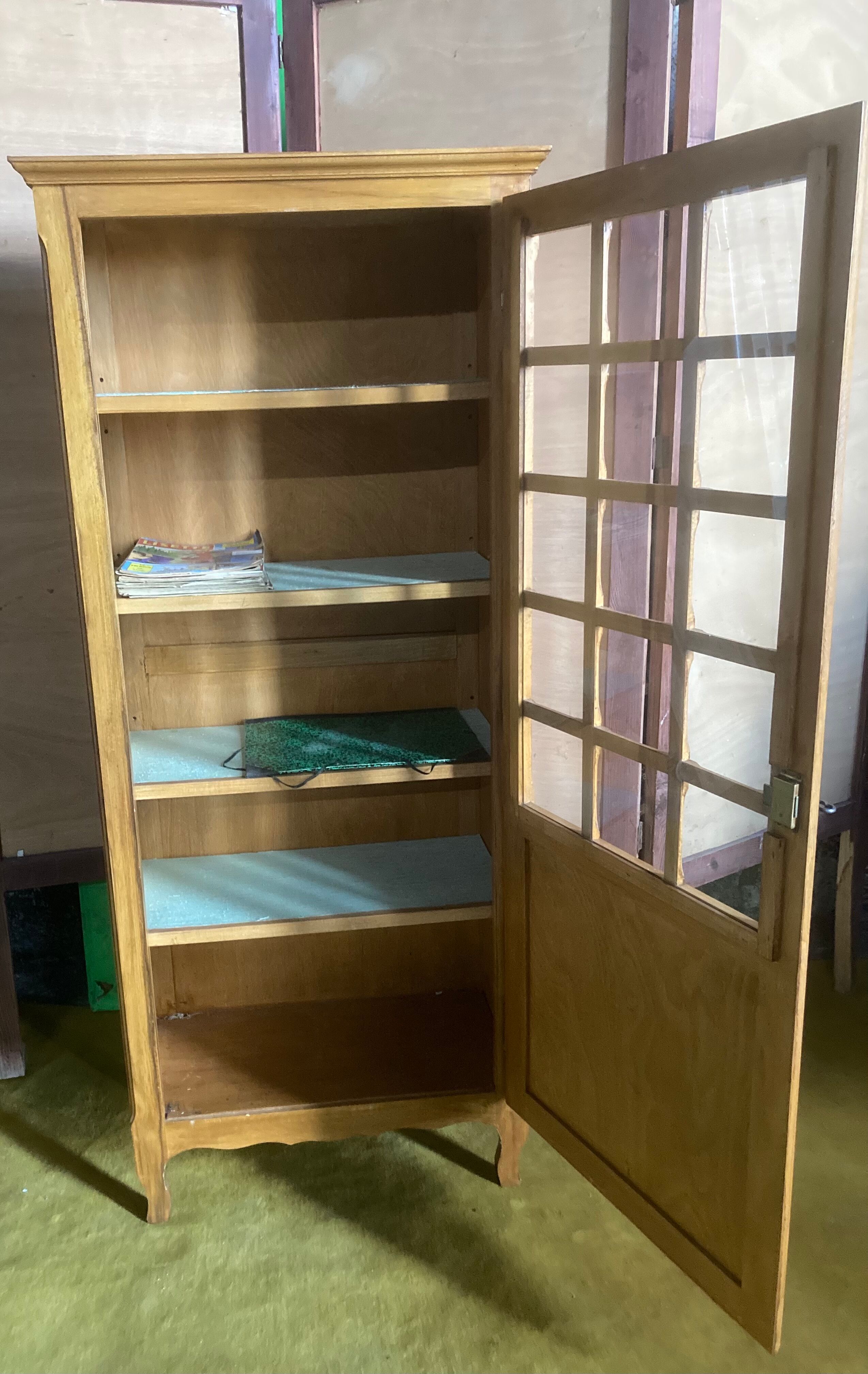 Parisian crosspiece cabinet