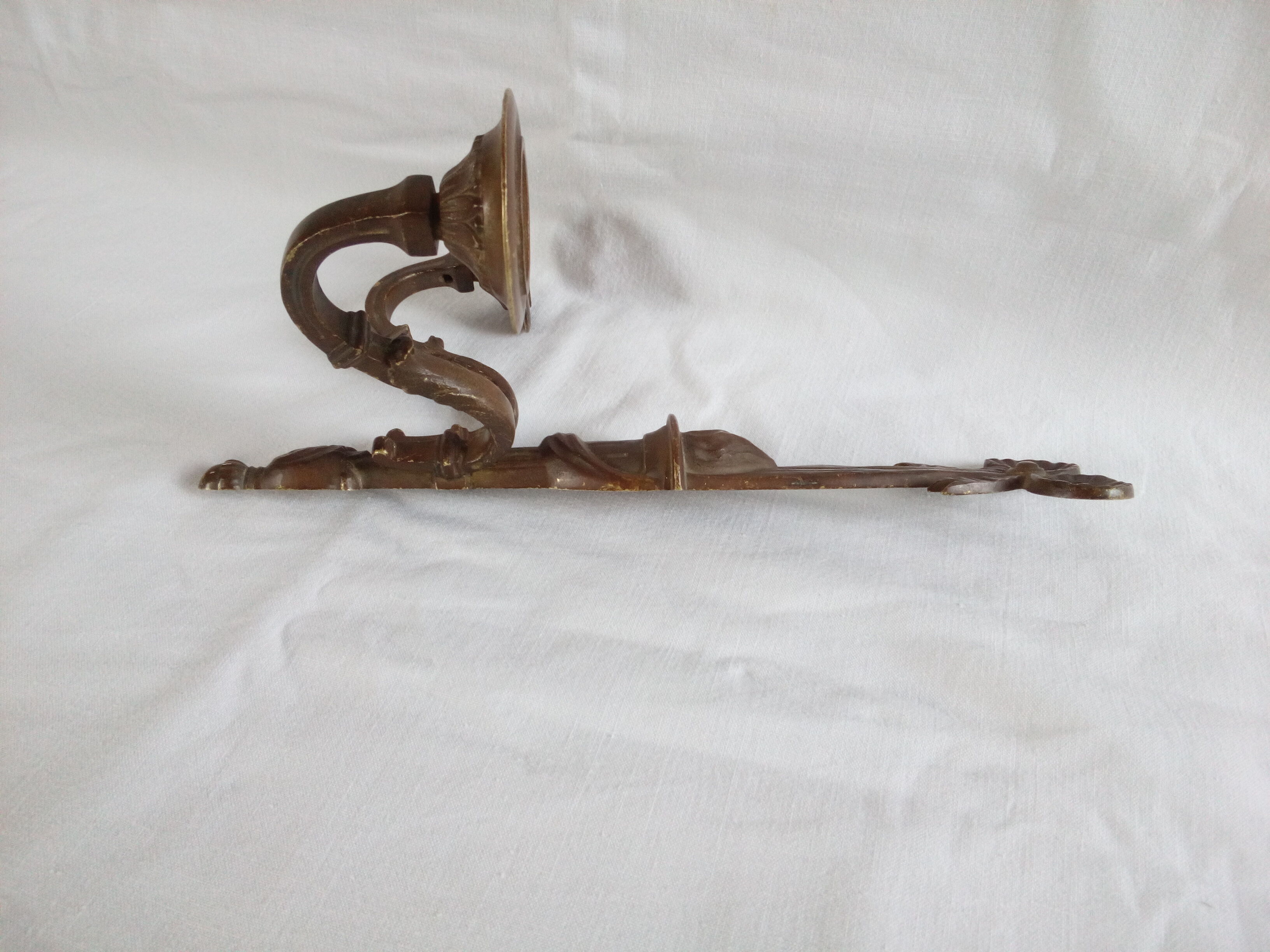 Patinated bronze wall lamp in louis XVI ribbon style