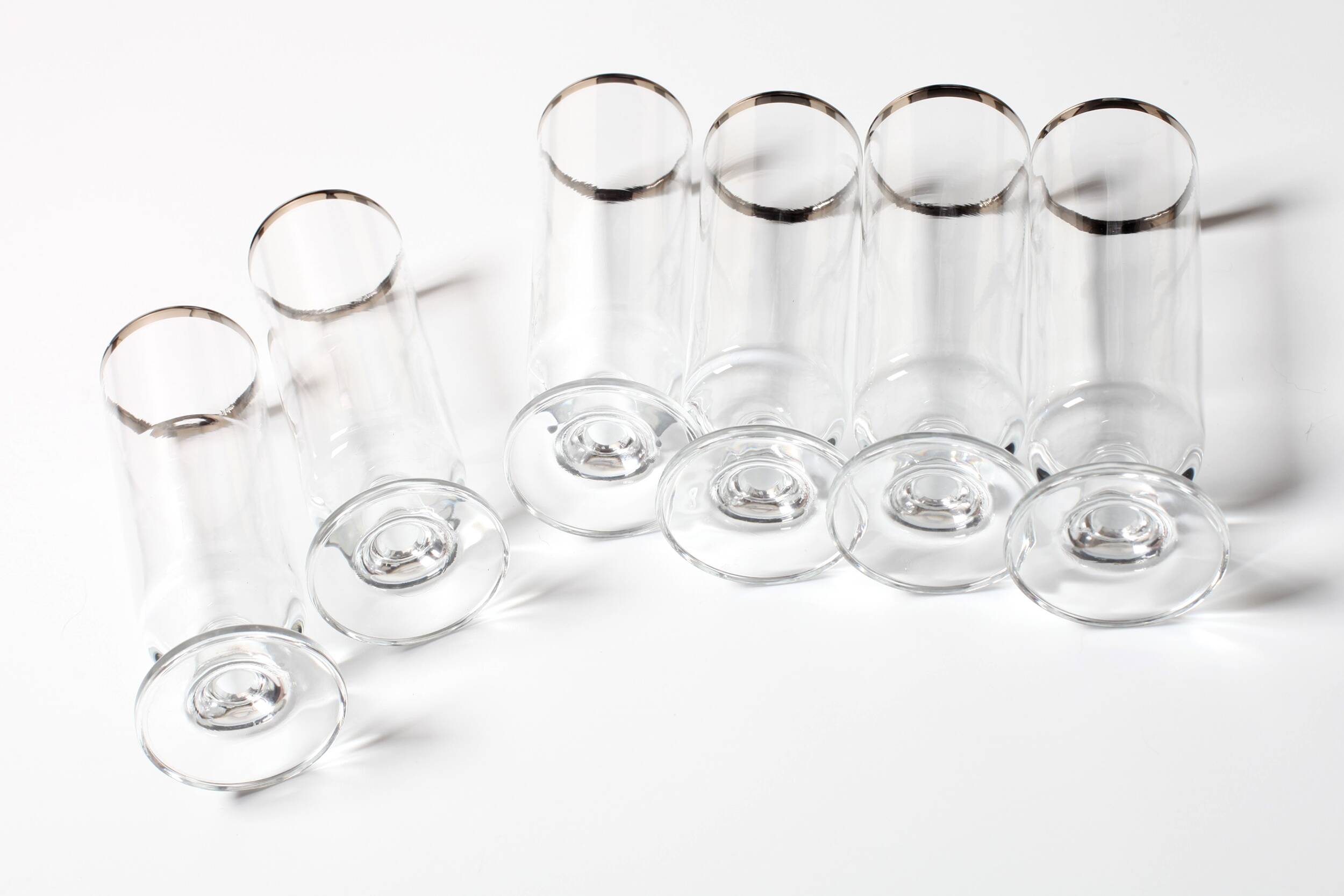 Ensemble de 6 verres à vin vintage italiens transparents avec bord en argent, verres à pied du milieu du siècle.