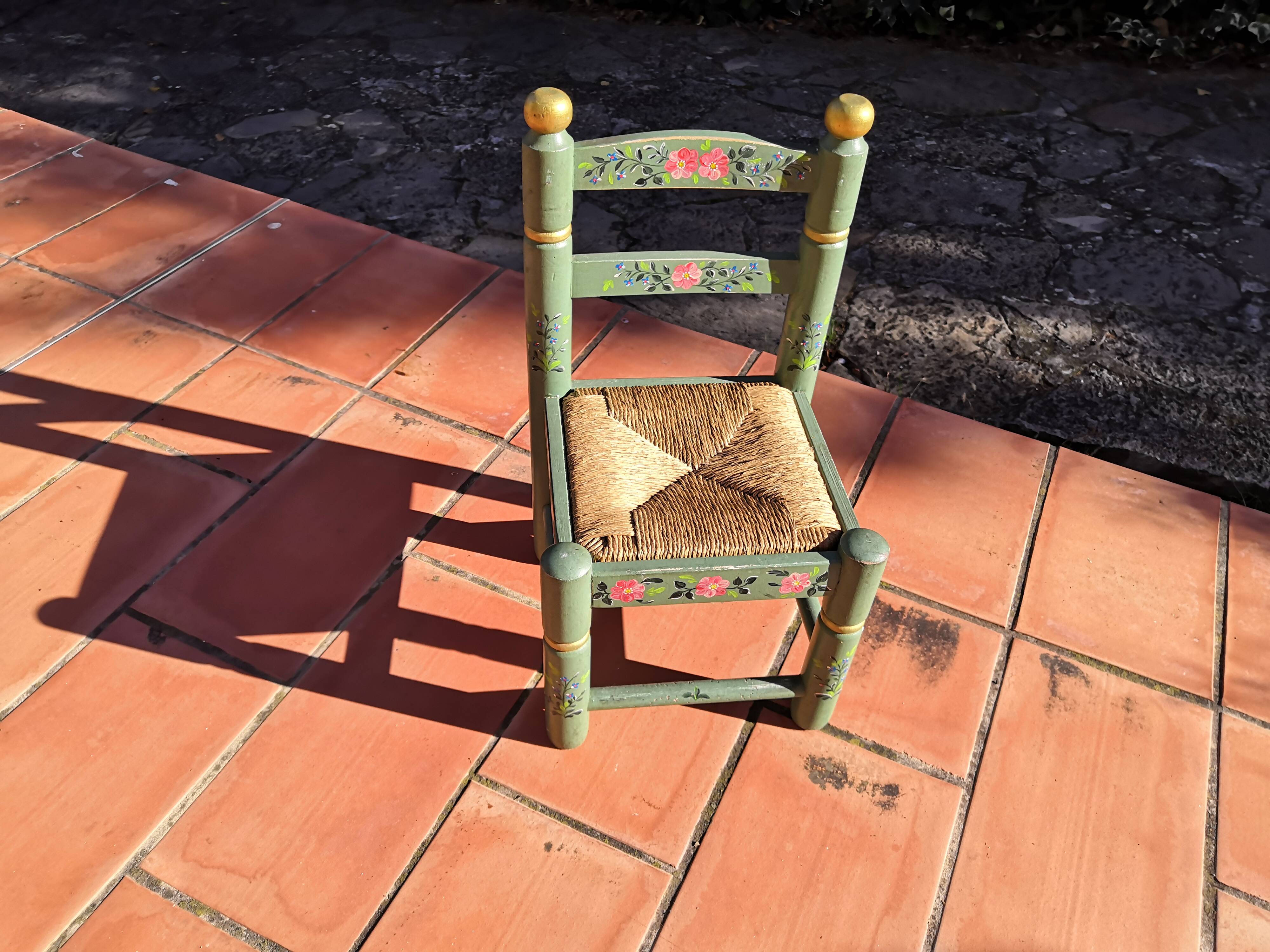 Chaise enfant bois et paille vintage