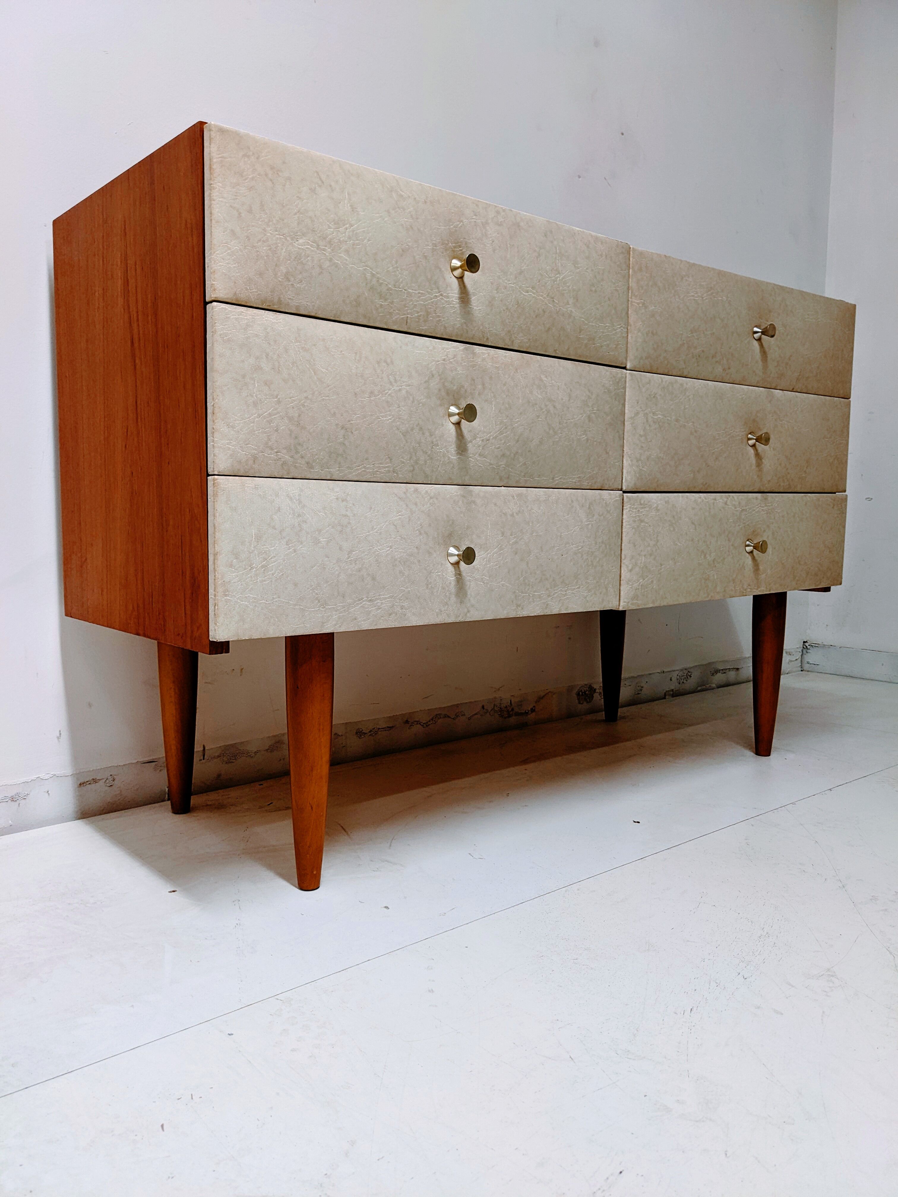 Vintage wooden chest of drawers