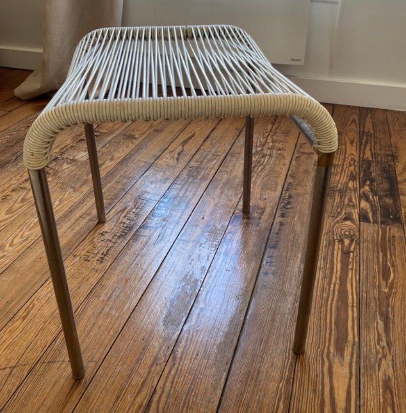 Spaghetti stool