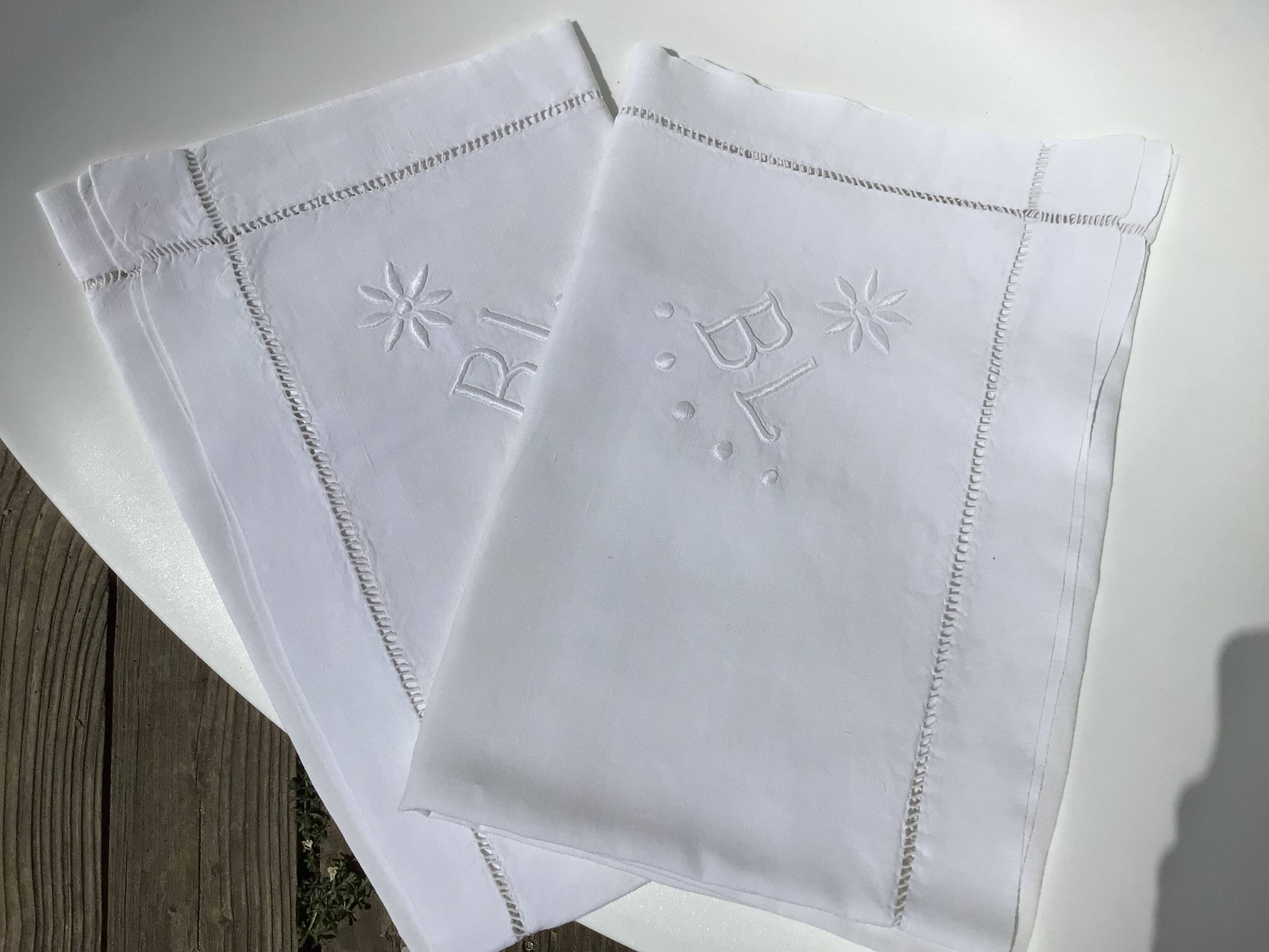 2 embroidered BL linen pillowcases, Venice day